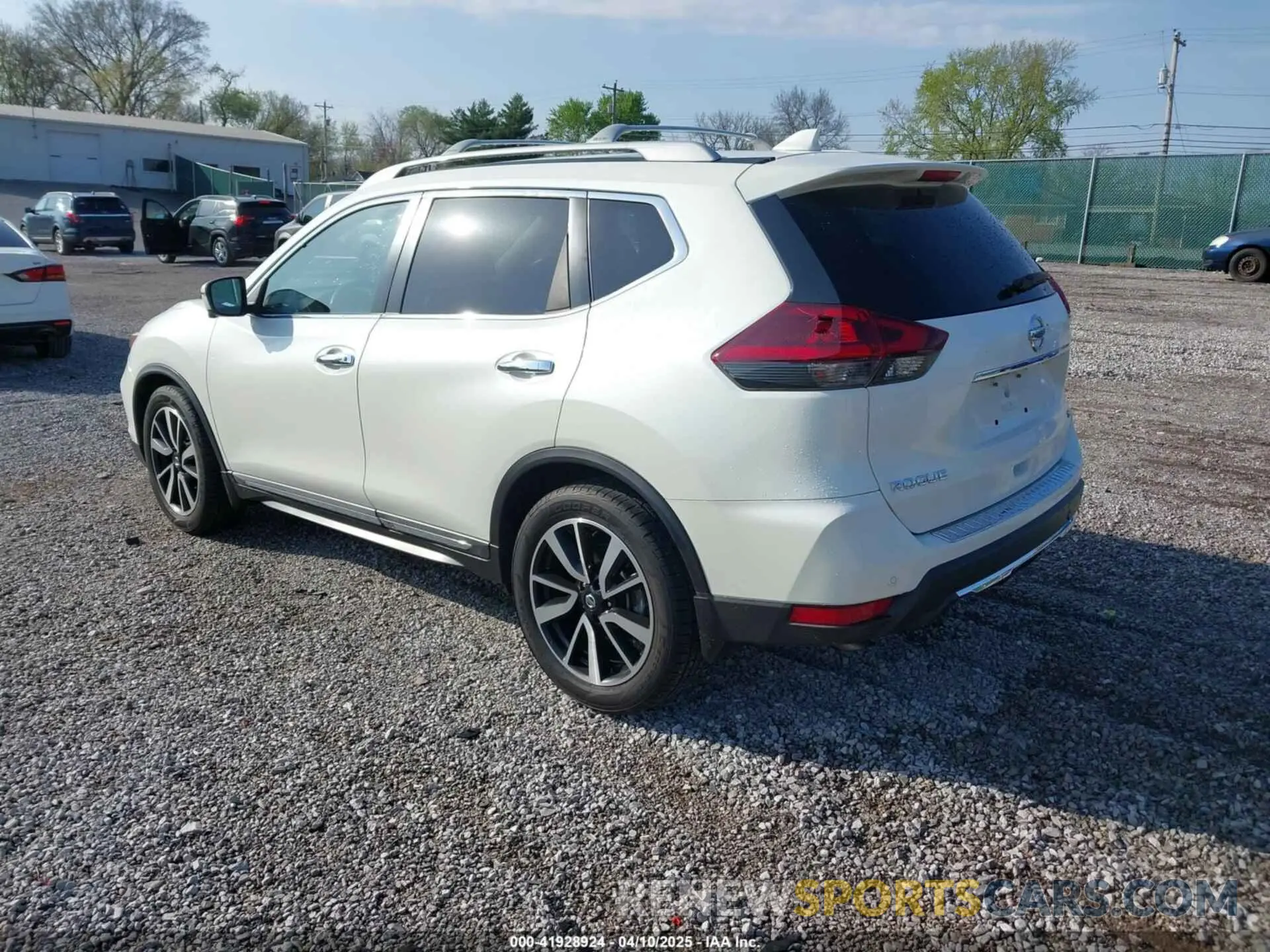 3 Photograph of a damaged car 5N1AT2MTXLC772242 NISSAN ROGUE 2020