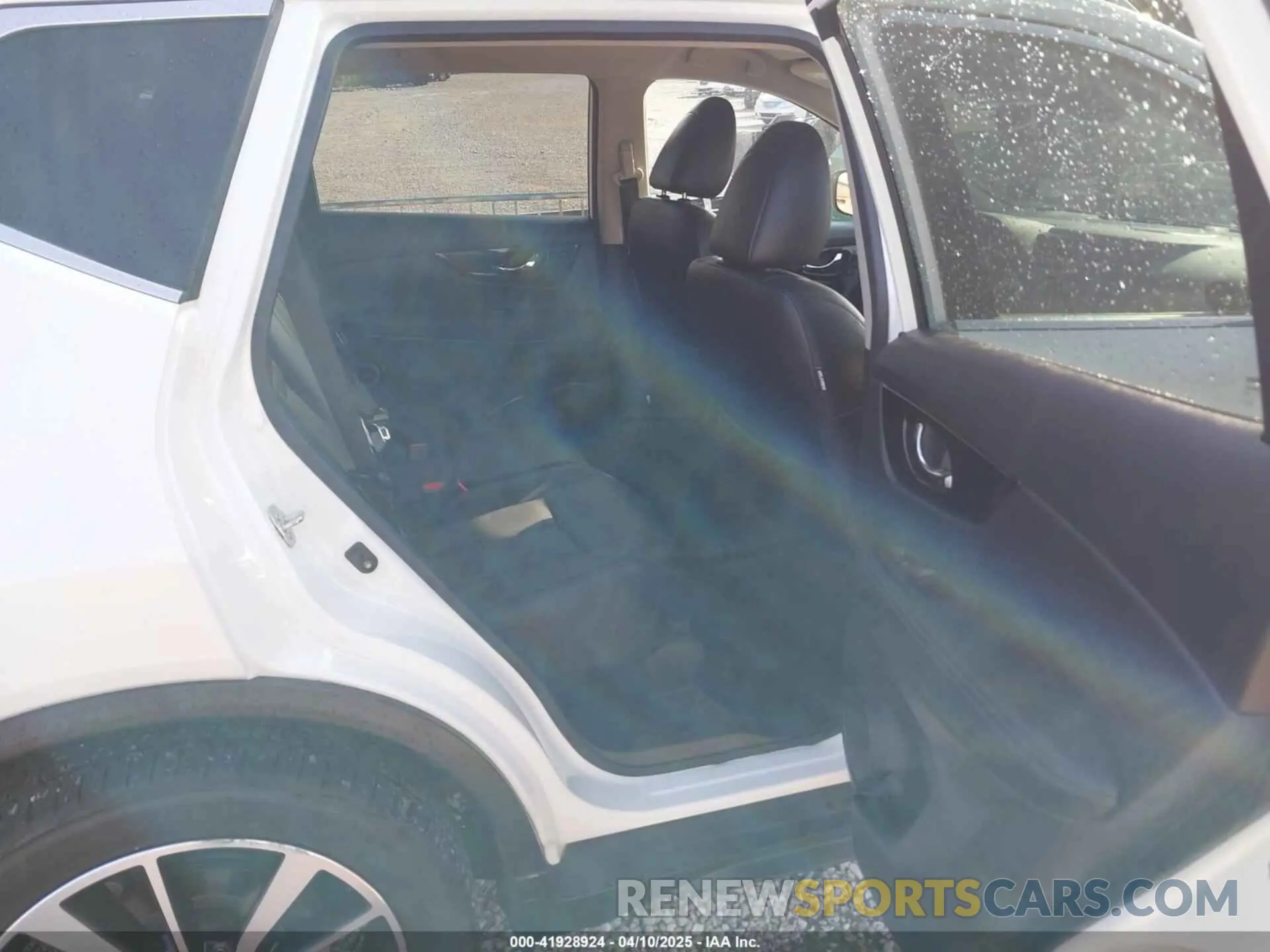 8 Photograph of a damaged car 5N1AT2MTXLC772242 NISSAN ROGUE 2020