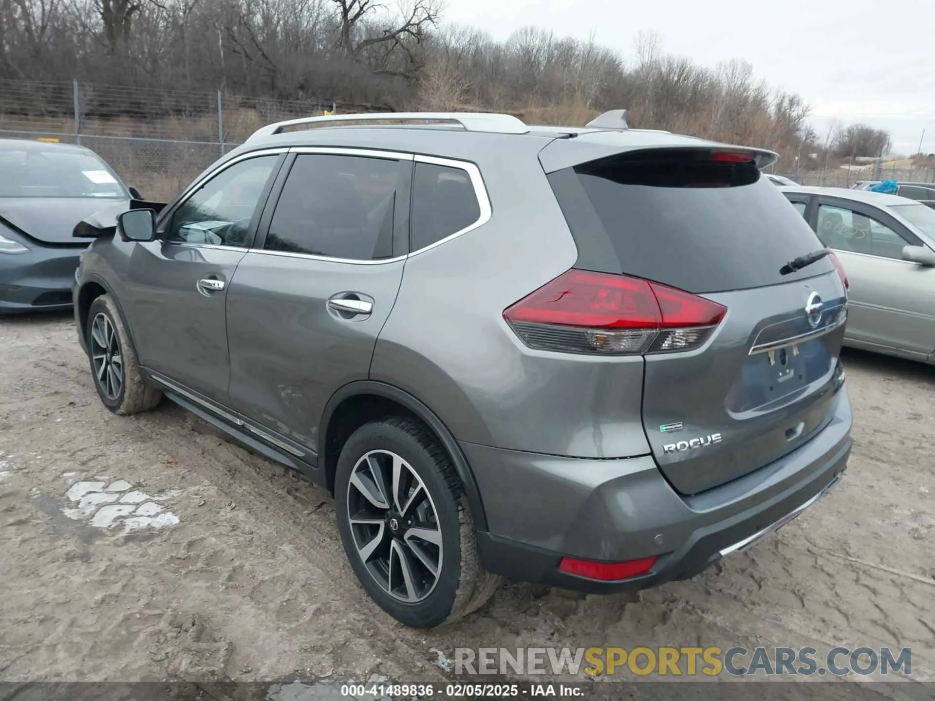 3 Photograph of a damaged car 5N1AT2MV0LC709734 NISSAN ROGUE 2020
