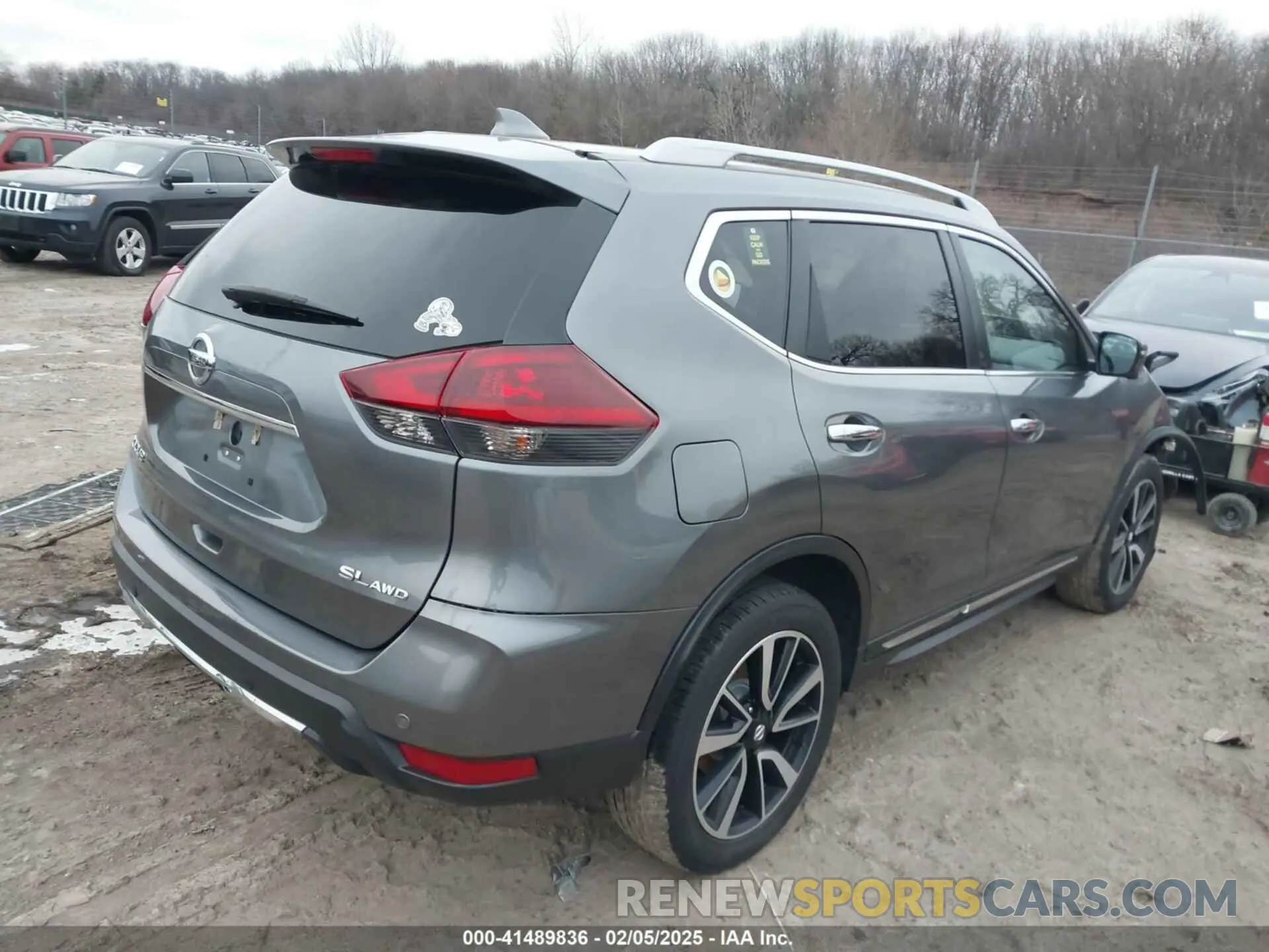 4 Photograph of a damaged car 5N1AT2MV0LC709734 NISSAN ROGUE 2020