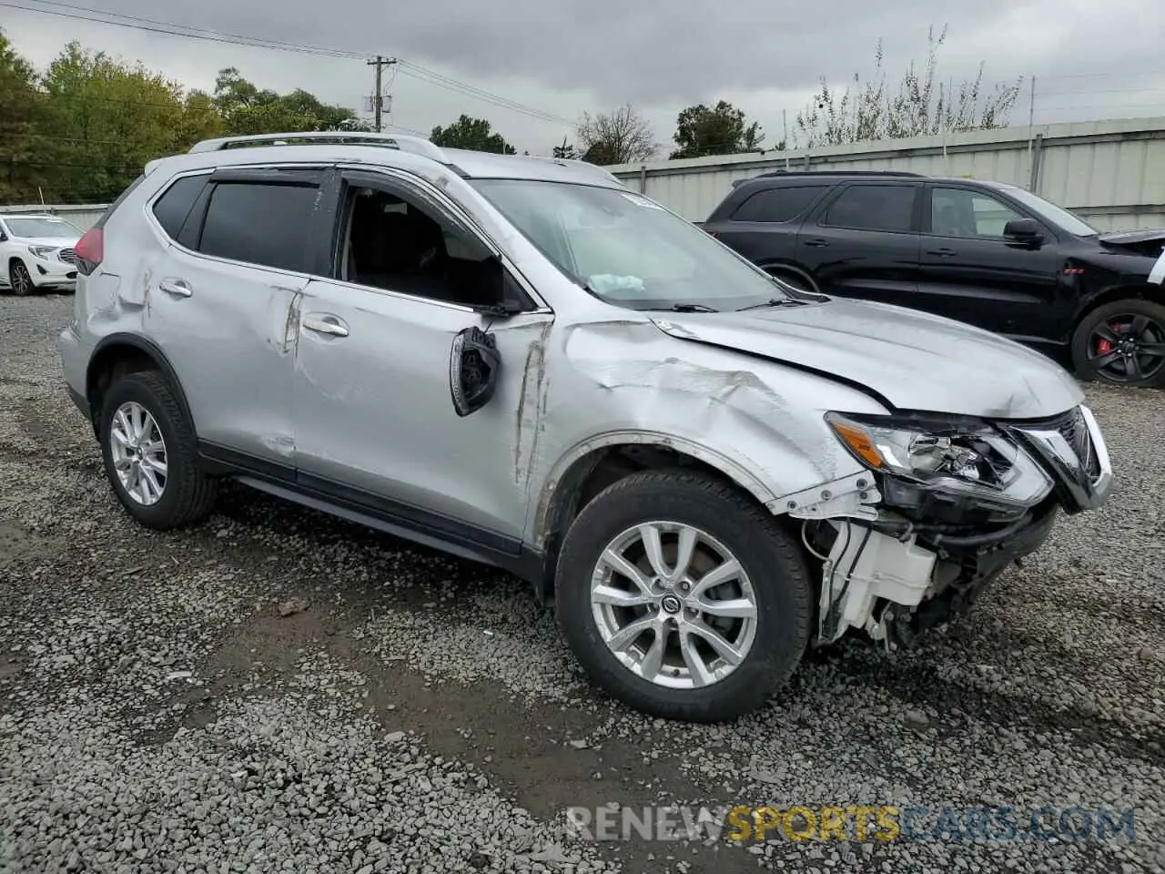 4 Photograph of a damaged car 5N1AT2MV0LC722600 NISSAN ROGUE 2020