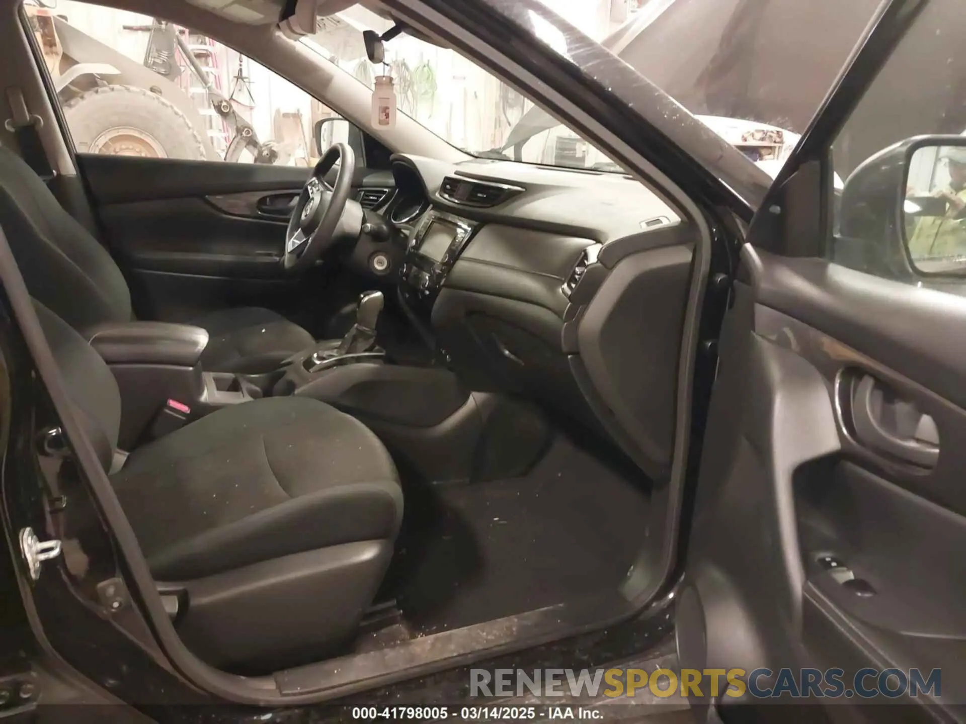 5 Photograph of a damaged car 5N1AT2MV0LC739297 NISSAN ROGUE 2020