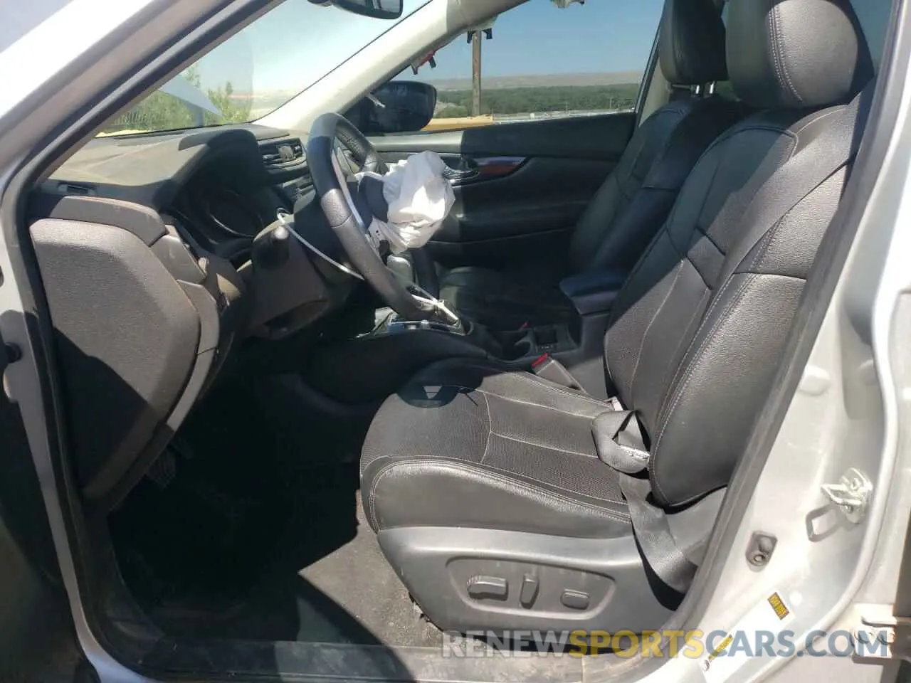 7 Photograph of a damaged car 5N1AT2MV0LC780769 NISSAN ROGUE 2020