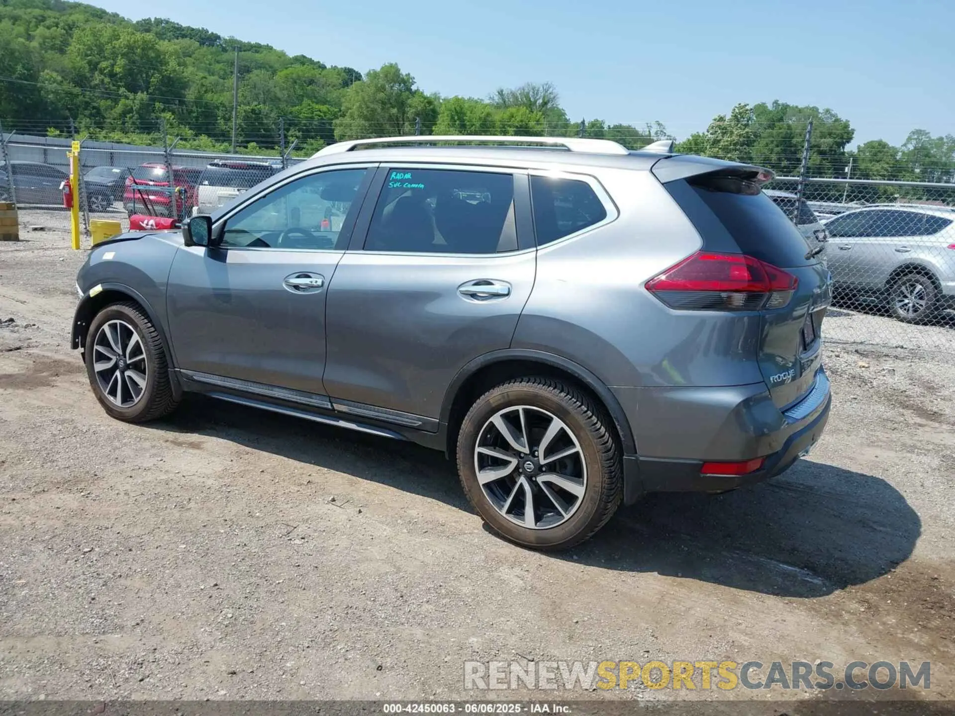 3 Photograph of a damaged car 5N1AT2MV2LC717074 NISSAN ROGUE 2020