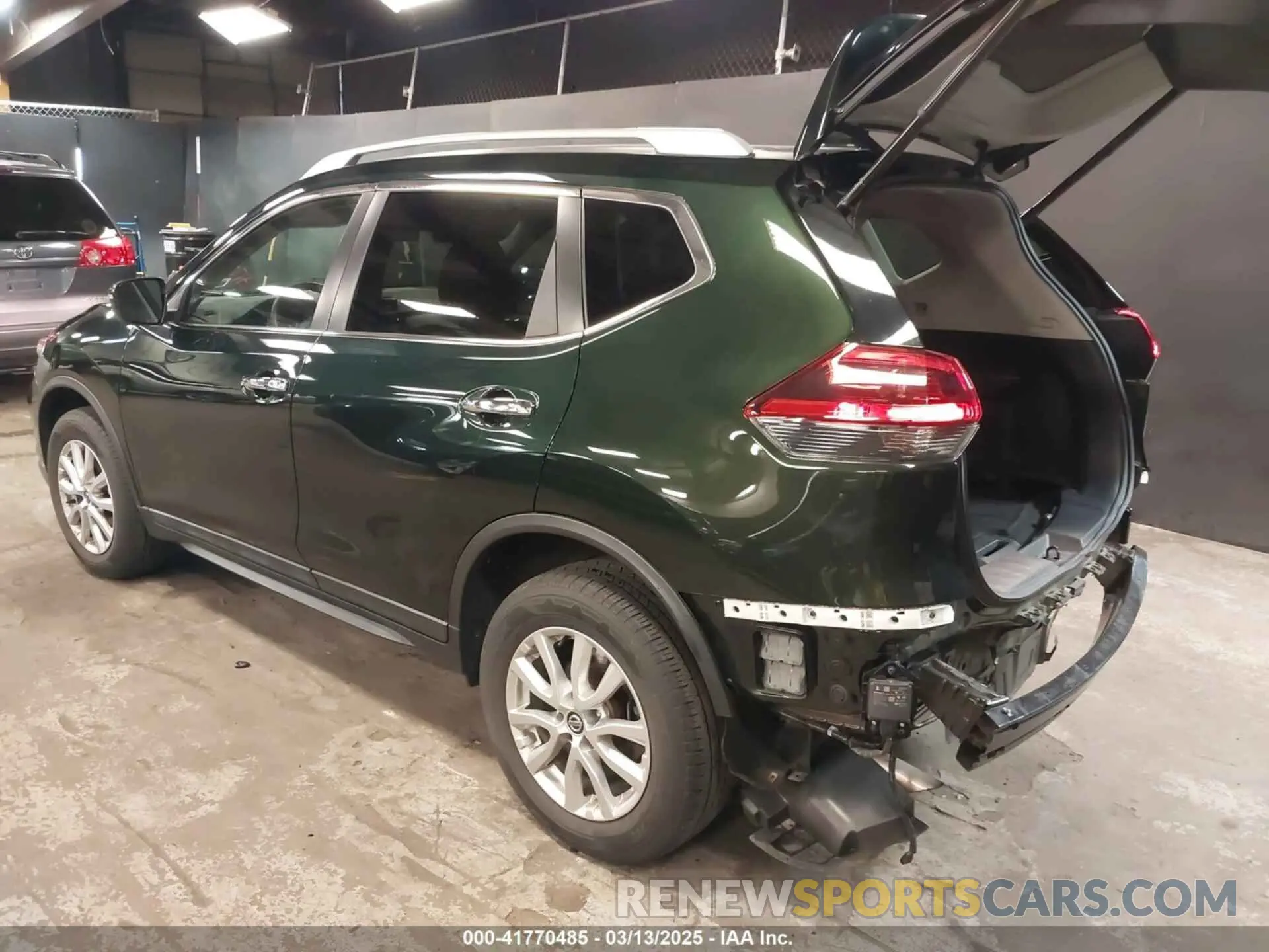 3 Photograph of a damaged car 5N1AT2MV2LC732285 NISSAN ROGUE 2020