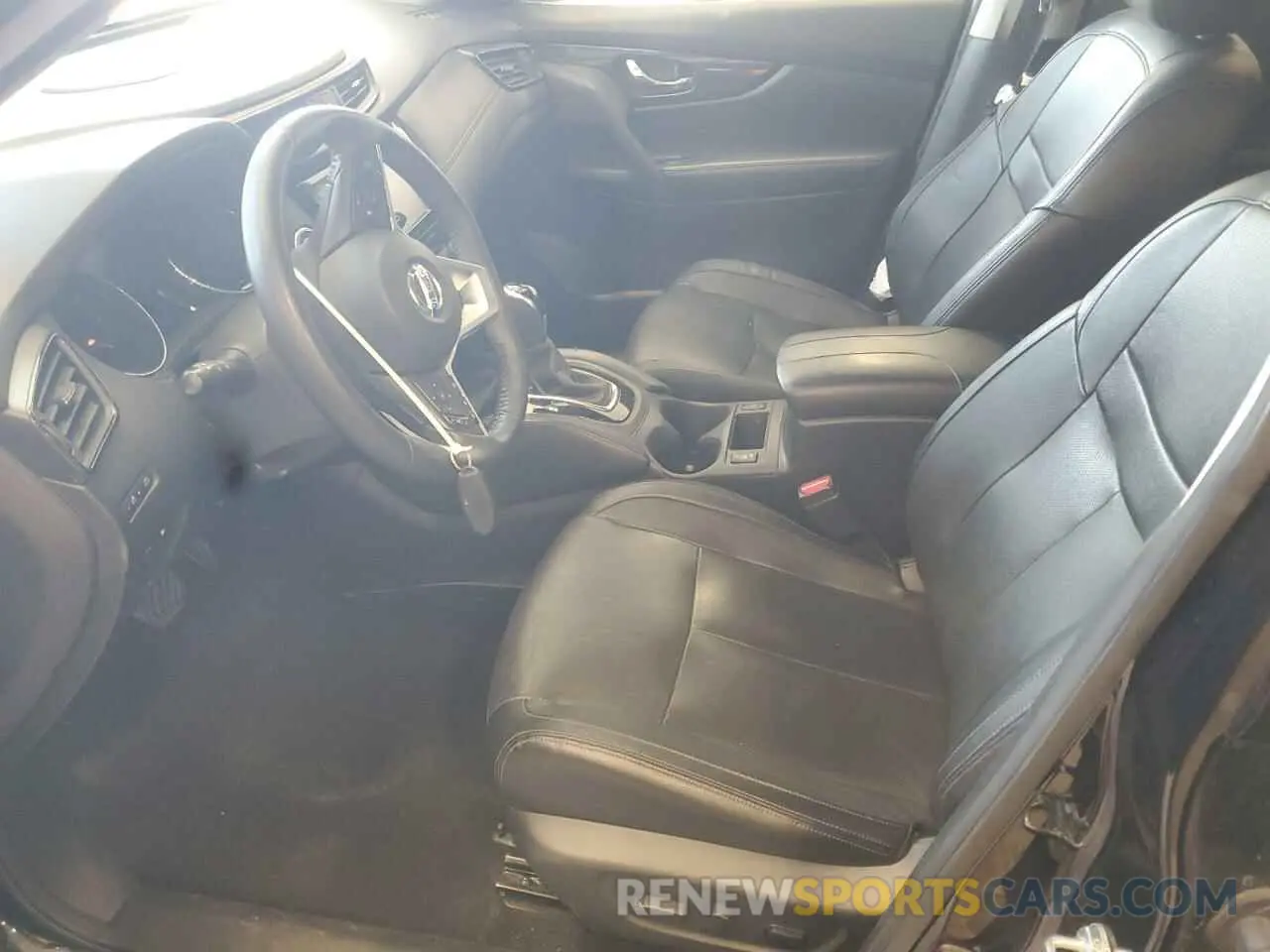 7 Photograph of a damaged car 5N1AT2MV2LC737468 NISSAN ROGUE 2020