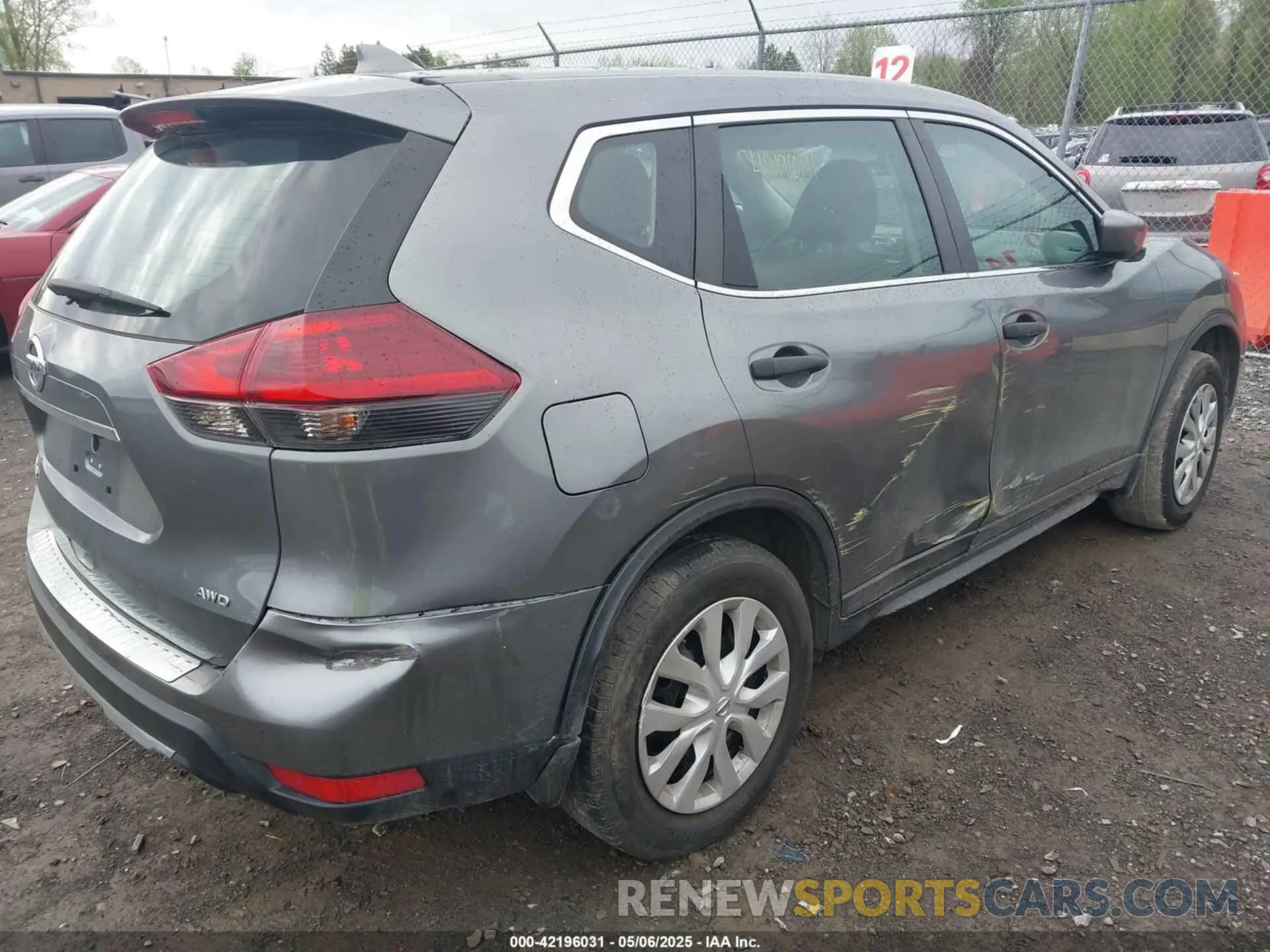 4 Photograph of a damaged car 5N1AT2MV2LC793197 NISSAN ROGUE 2020