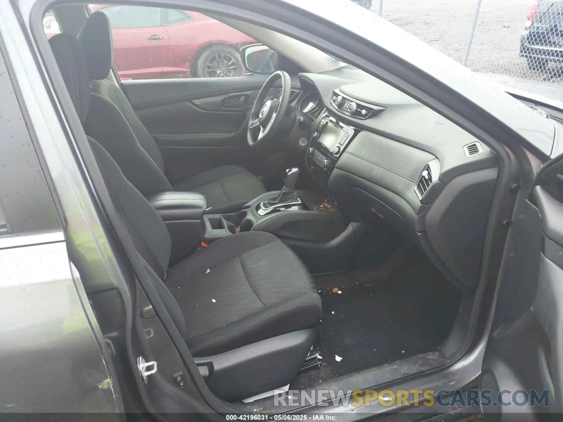 5 Photograph of a damaged car 5N1AT2MV2LC793197 NISSAN ROGUE 2020