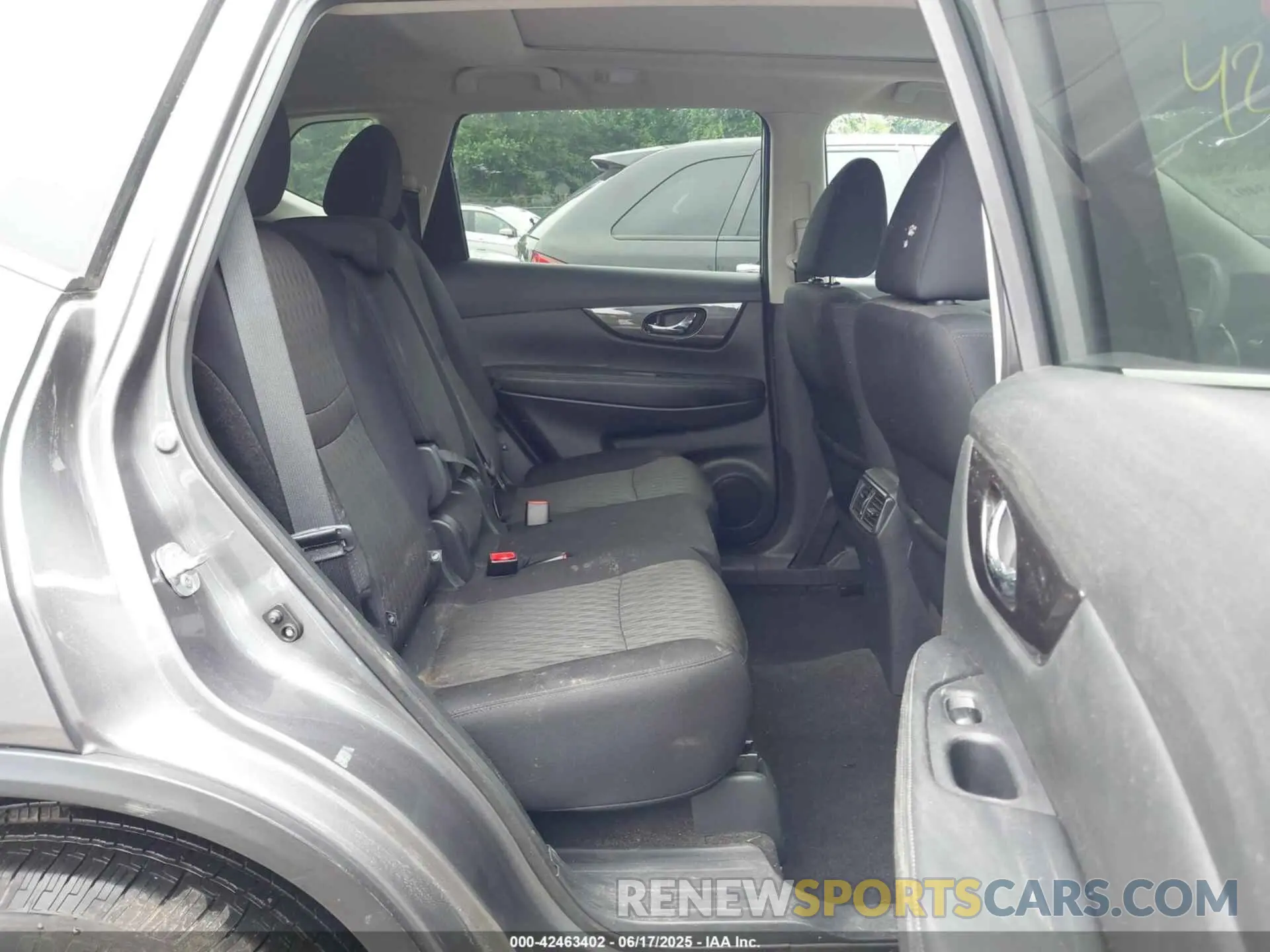 8 Photograph of a damaged car 5N1AT2MV3LC700865 NISSAN ROGUE 2020