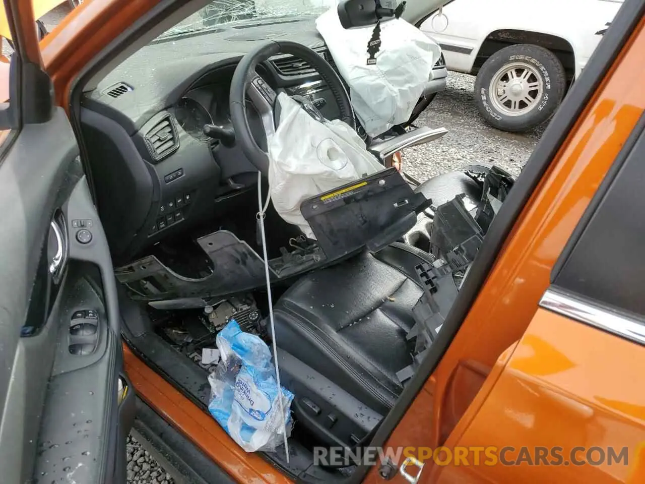 8 Photograph of a damaged car 5N1AT2MV3LC702342 NISSAN ROGUE 2020