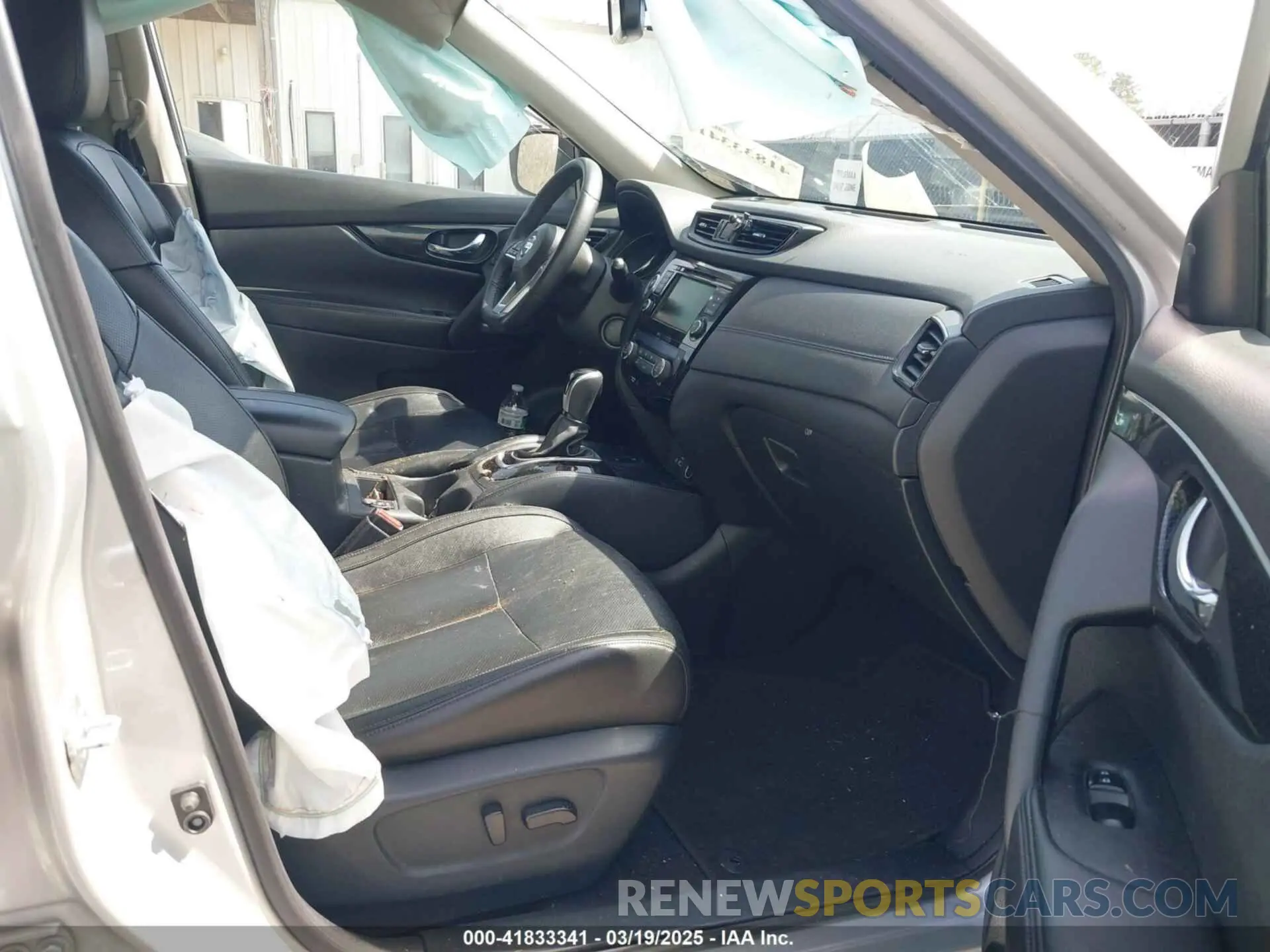 5 Photograph of a damaged car 5N1AT2MV3LC725930 NISSAN ROGUE 2020