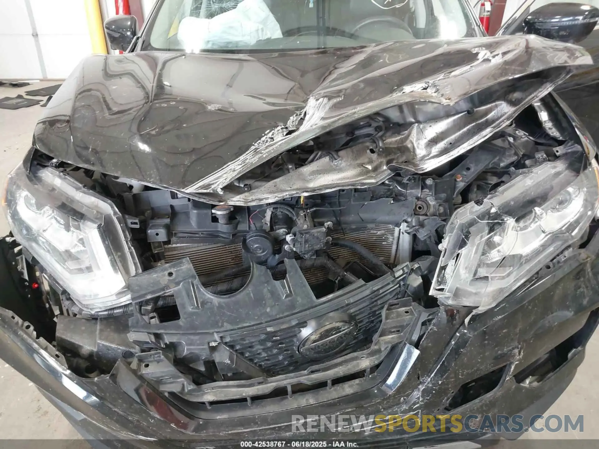 6 Photograph of a damaged car 5N1AT2MV3LC757177 NISSAN ROGUE 2020