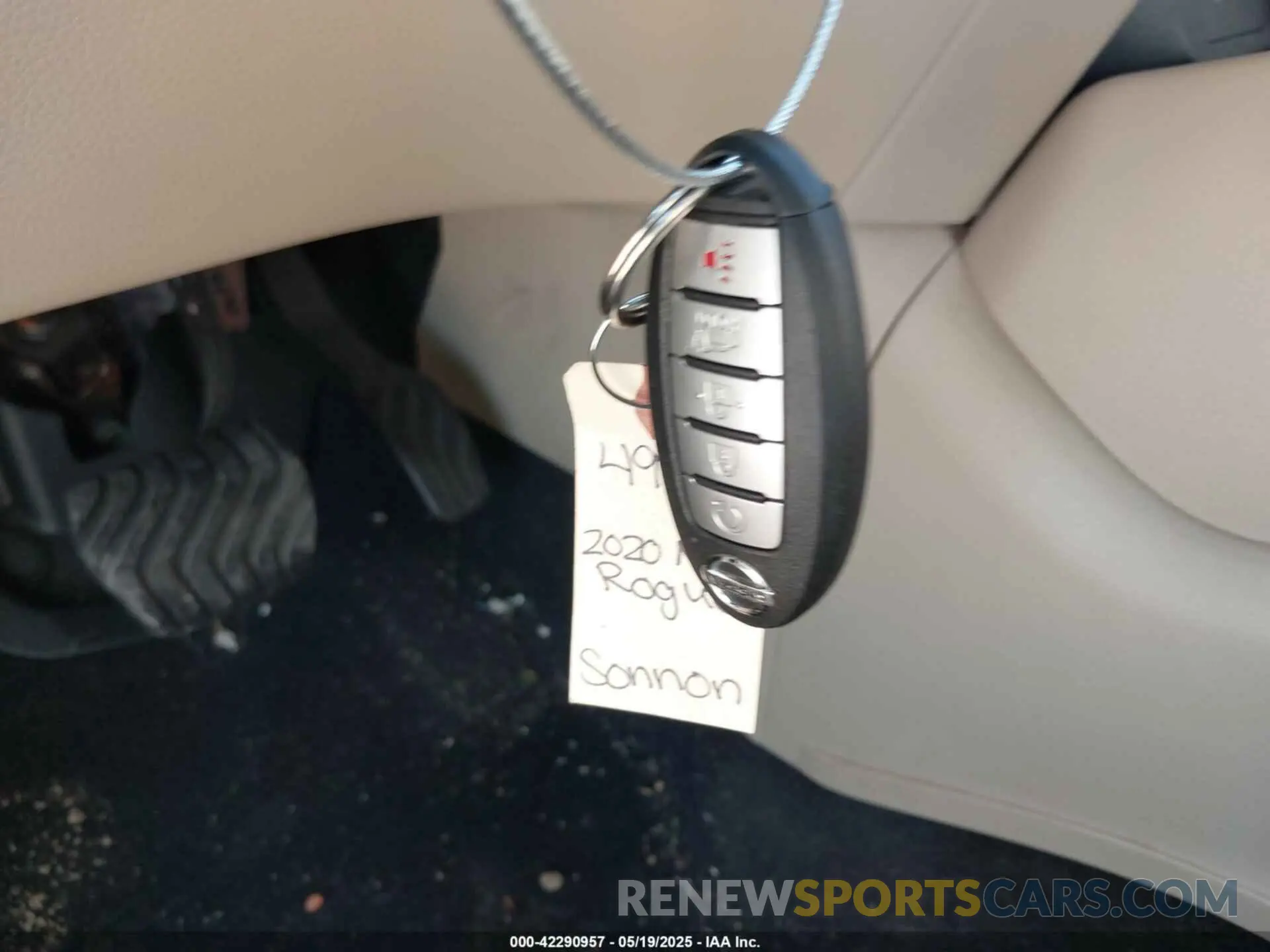 11 Photograph of a damaged car 5N1AT2MV3LC787490 NISSAN ROGUE 2020