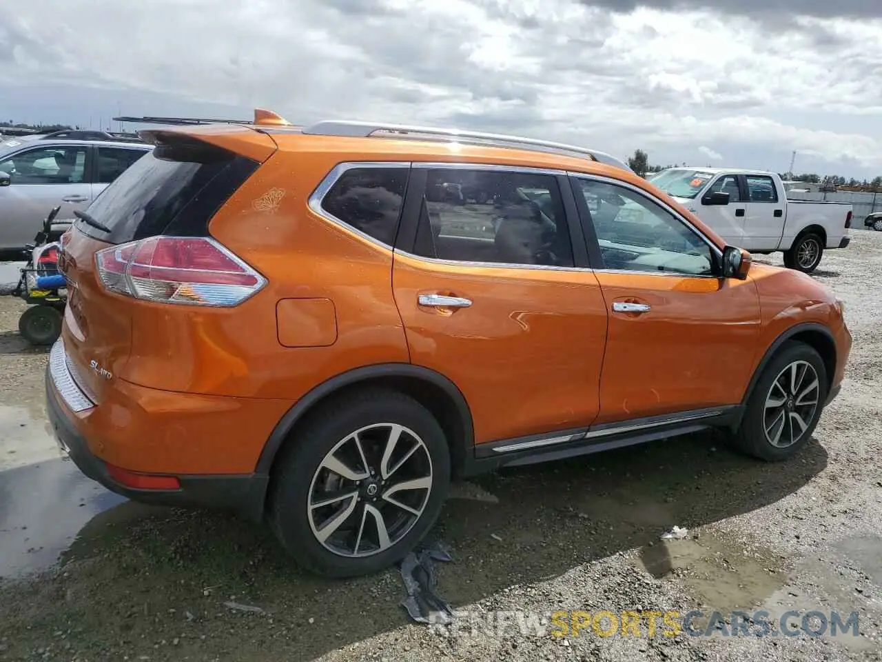 3 Photograph of a damaged car 5N1AT2MV4LC705895 NISSAN ROGUE 2020