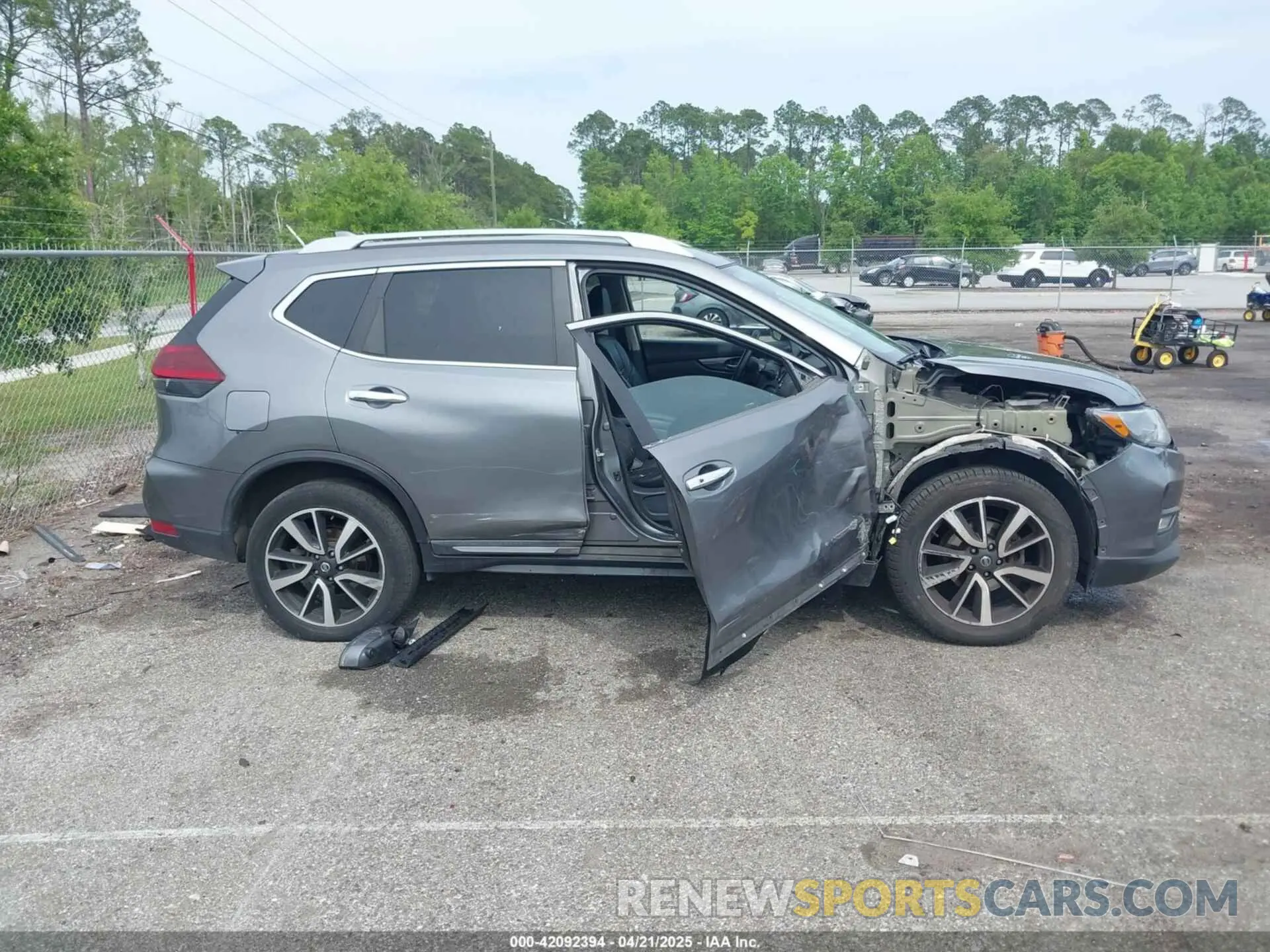 13 Photograph of a damaged car 5N1AT2MV4LC725628 NISSAN ROGUE 2020