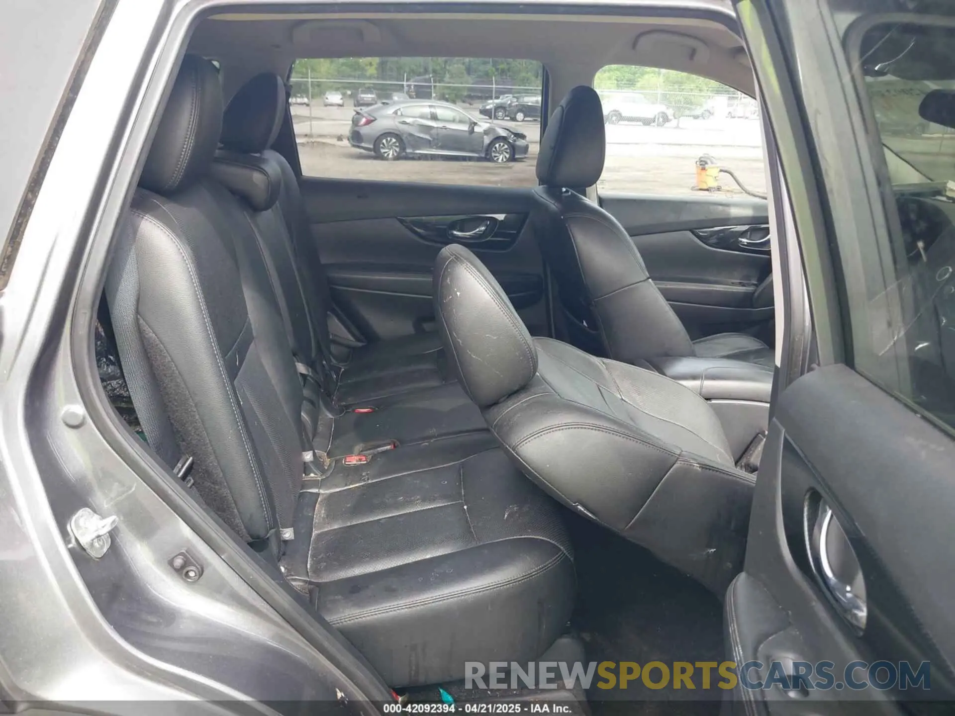 8 Photograph of a damaged car 5N1AT2MV4LC725628 NISSAN ROGUE 2020