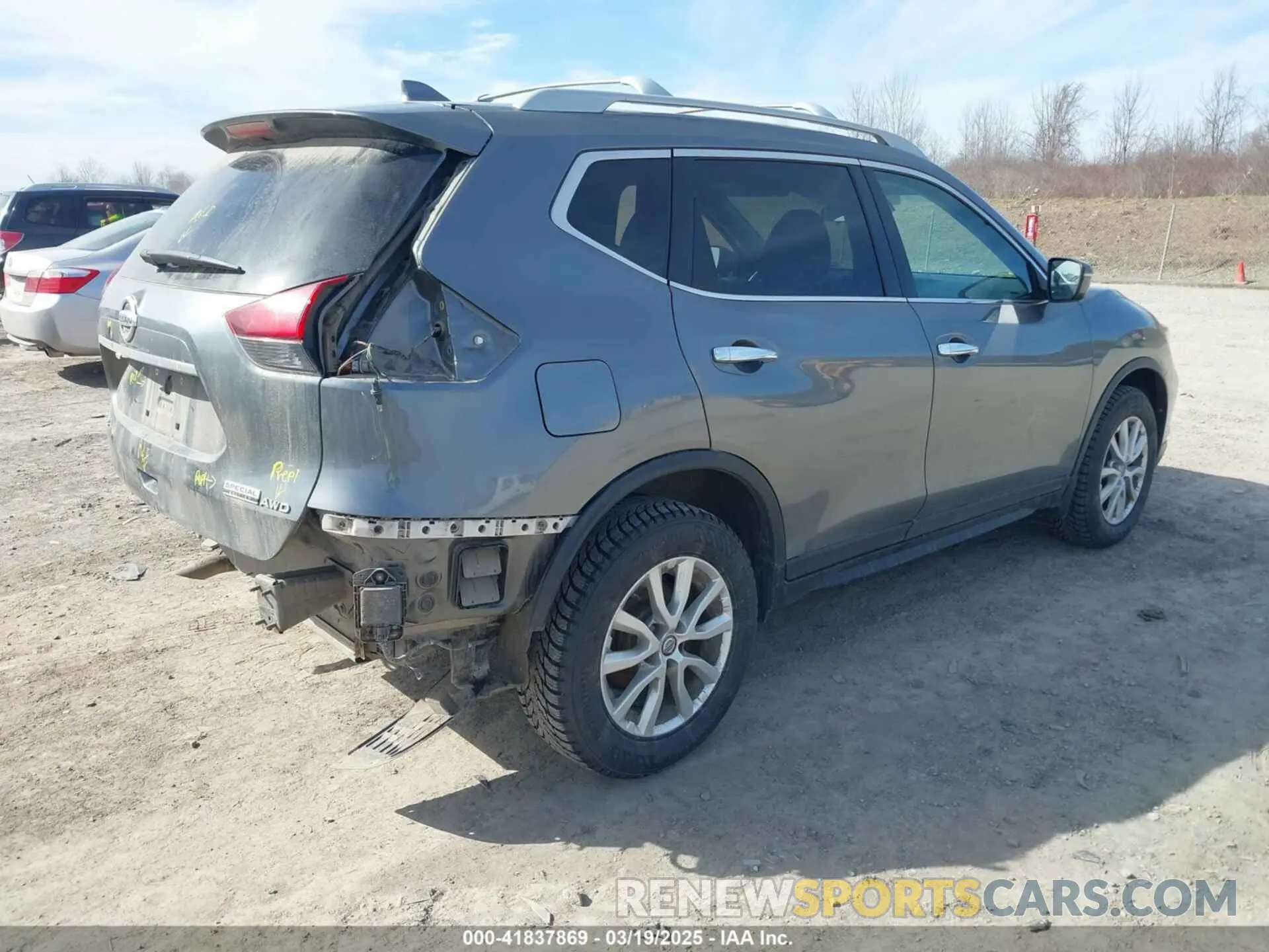 4 Photograph of a damaged car 5N1AT2MV4LC736161 NISSAN ROGUE 2020