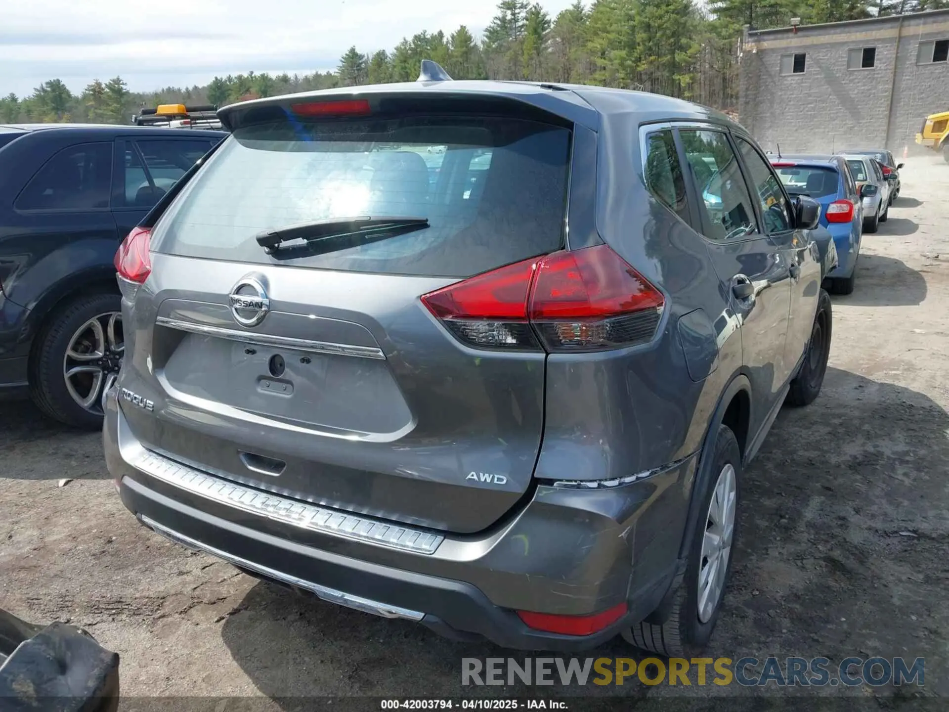 4 Photograph of a damaged car 5N1AT2MV4LC787028 NISSAN ROGUE 2020