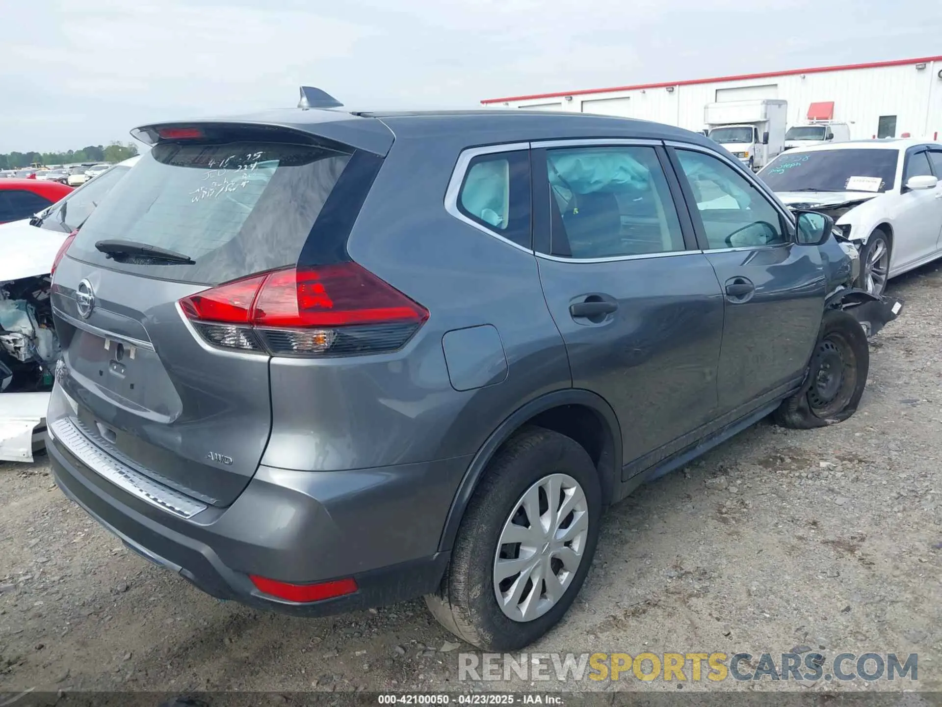 4 Photograph of a damaged car 5N1AT2MV4LC799907 NISSAN ROGUE 2020