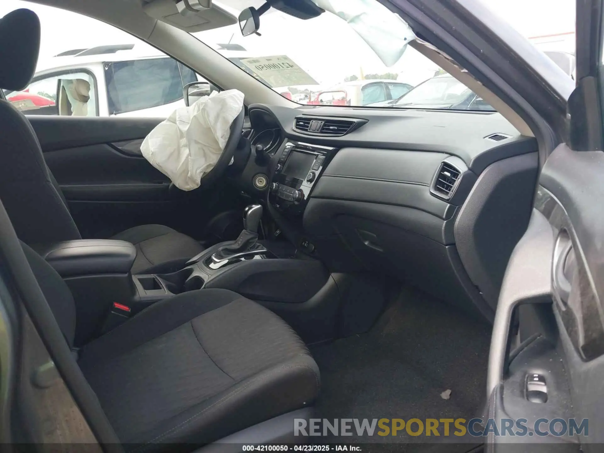5 Photograph of a damaged car 5N1AT2MV4LC799907 NISSAN ROGUE 2020