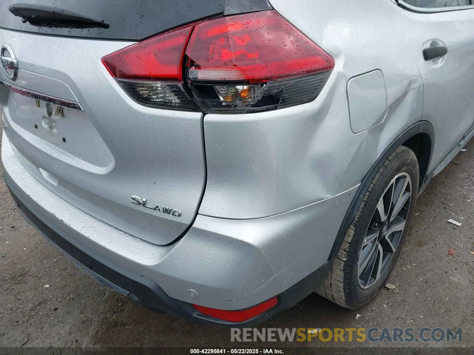 14 Photograph of a damaged car 5N1AT2MV5LC708045 NISSAN ROGUE 2020