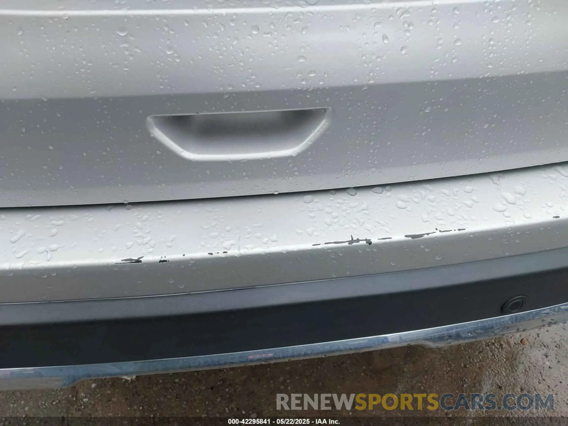 15 Photograph of a damaged car 5N1AT2MV5LC708045 NISSAN ROGUE 2020
