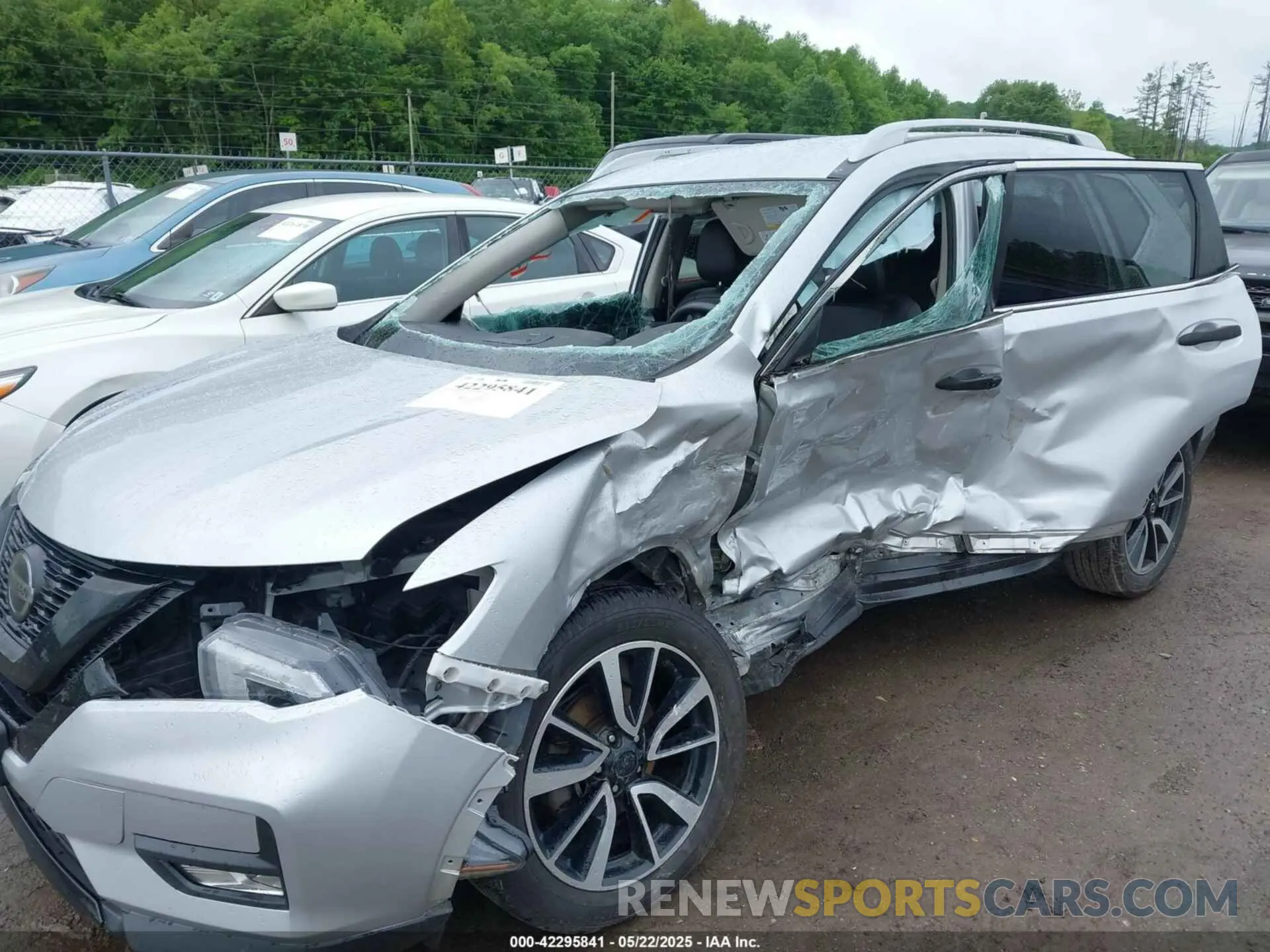 6 Photograph of a damaged car 5N1AT2MV5LC708045 NISSAN ROGUE 2020