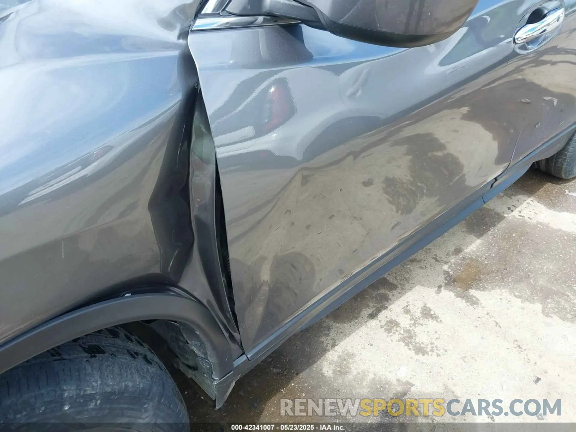 19 Photograph of a damaged car 5N1AT2MV5LC748688 NISSAN ROGUE 2020