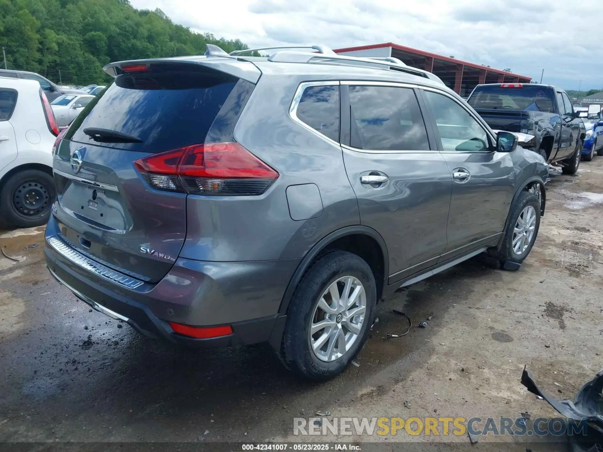 4 Photograph of a damaged car 5N1AT2MV5LC748688 NISSAN ROGUE 2020