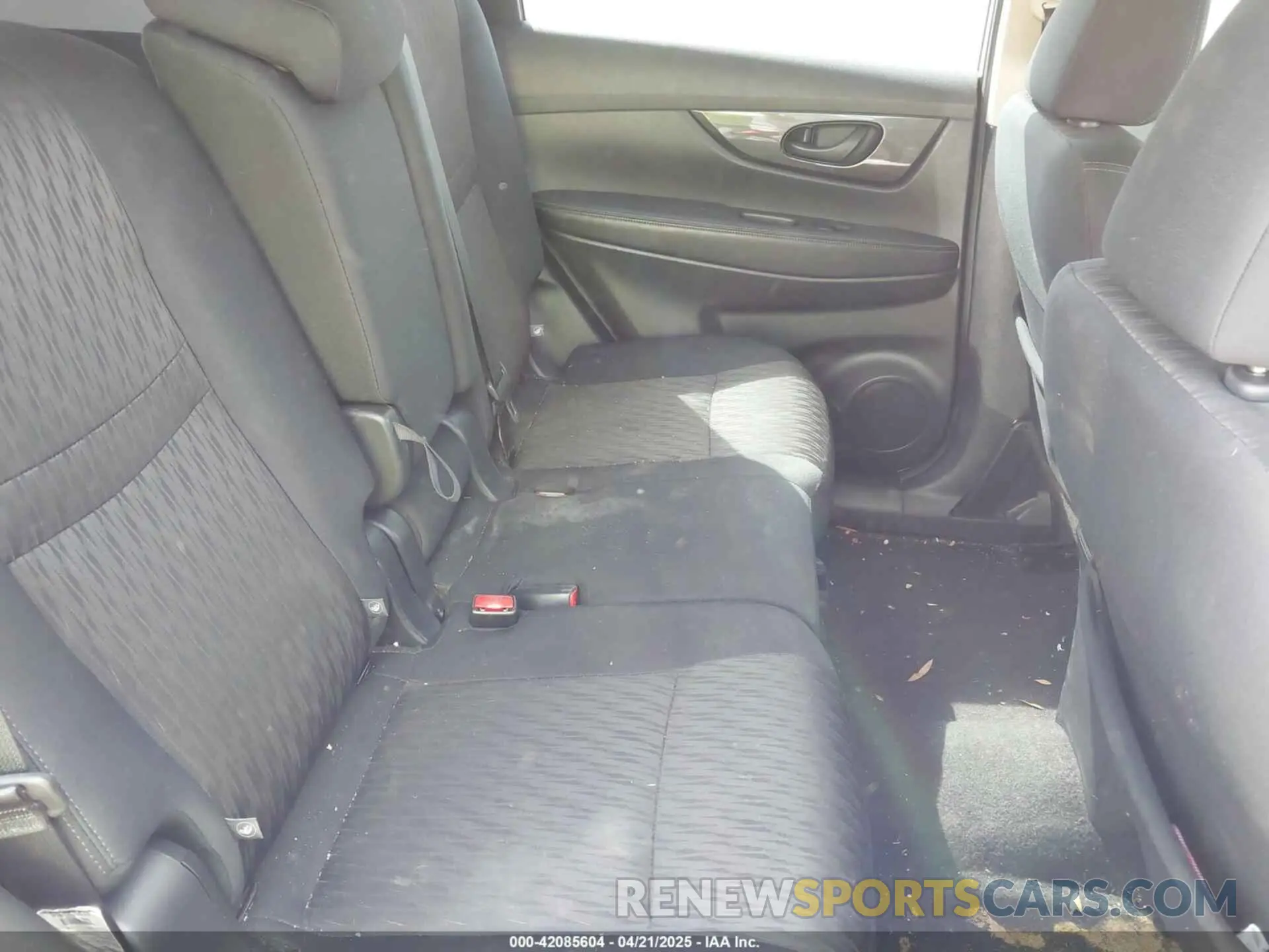 8 Photograph of a damaged car 5N1AT2MV5LC751171 NISSAN ROGUE 2020