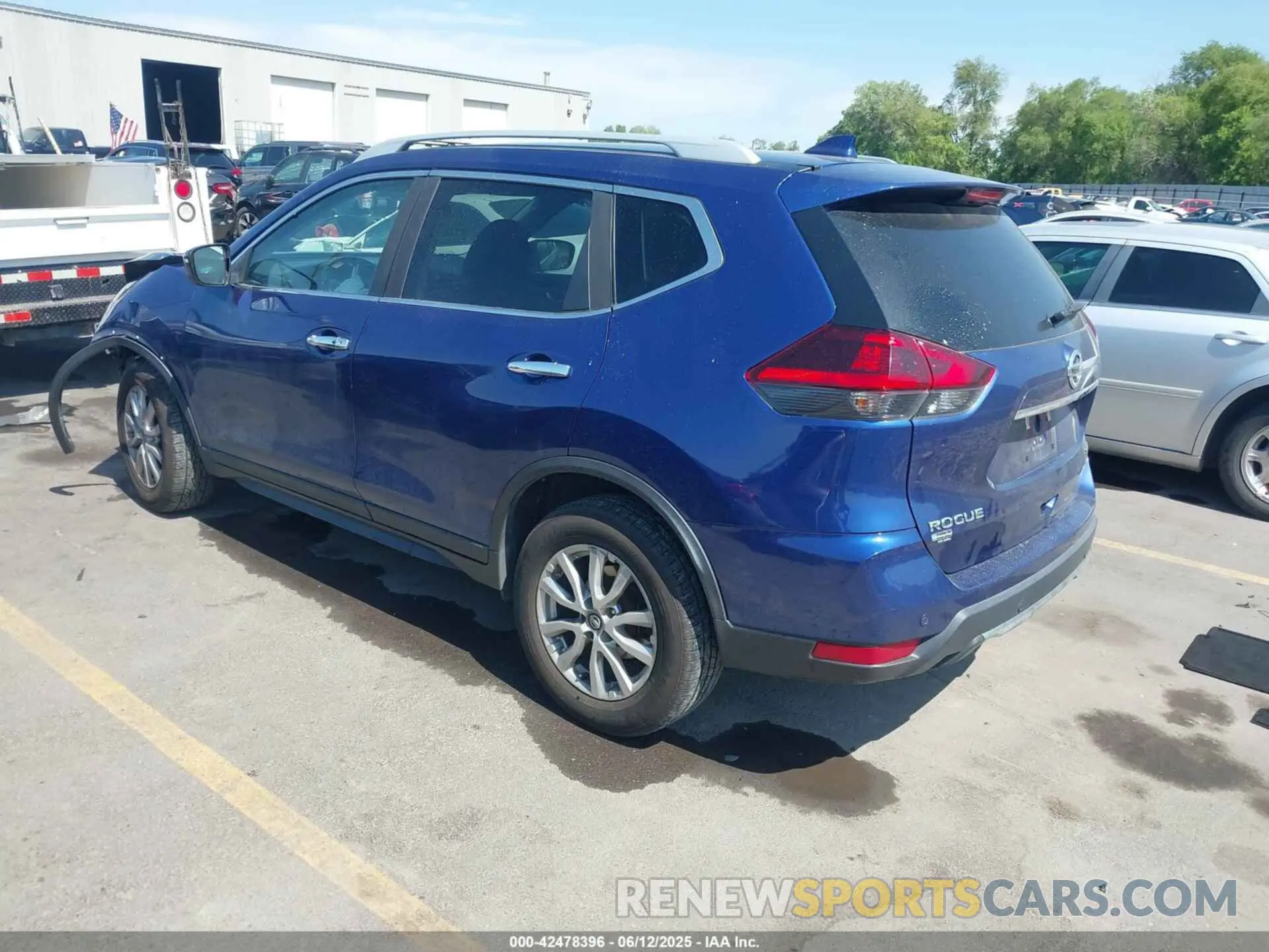3 Photograph of a damaged car 5N1AT2MV5LC767709 NISSAN ROGUE 2020
