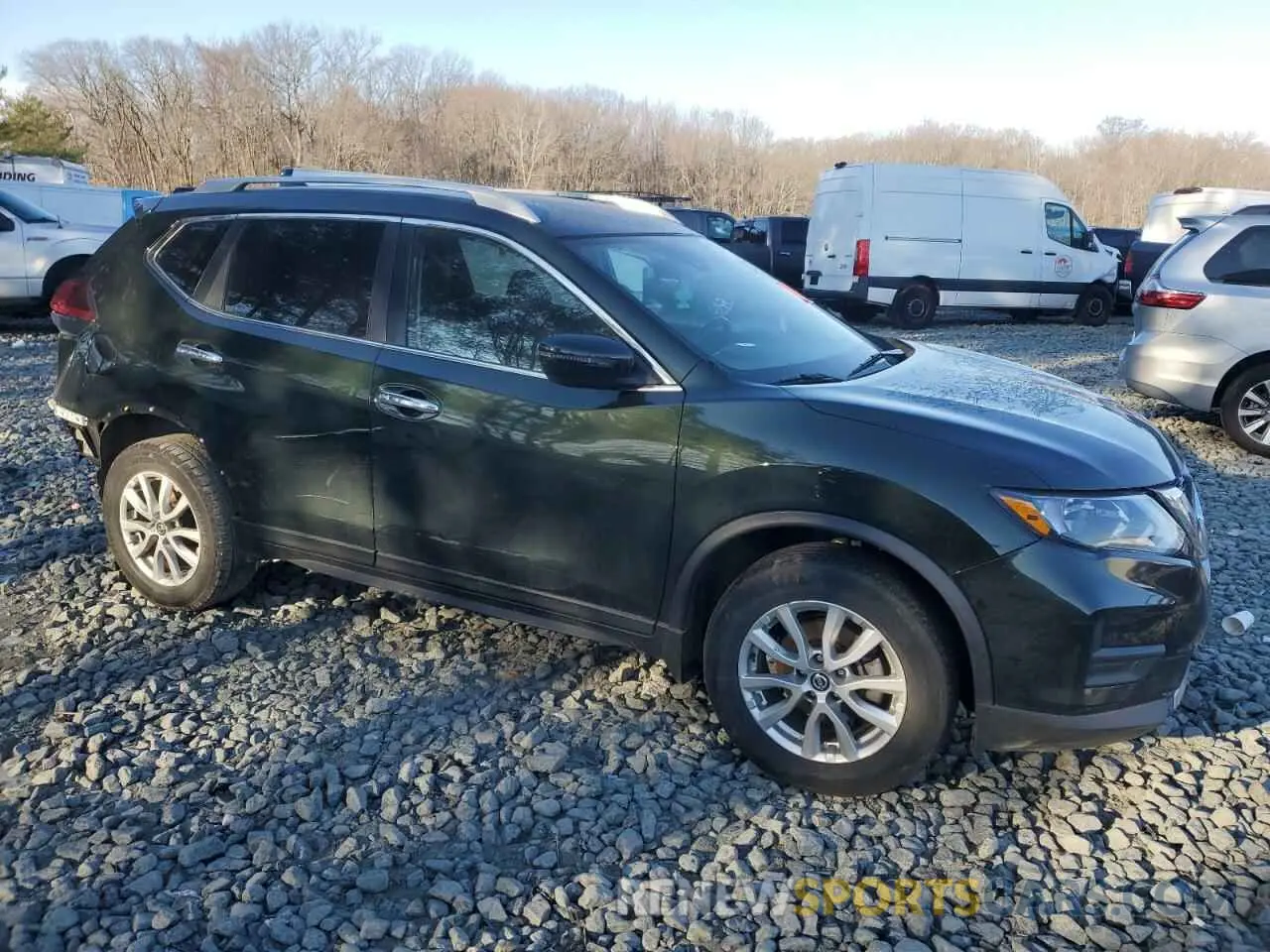 4 Photograph of a damaged car 5N1AT2MV6LC724206 NISSAN ROGUE 2020