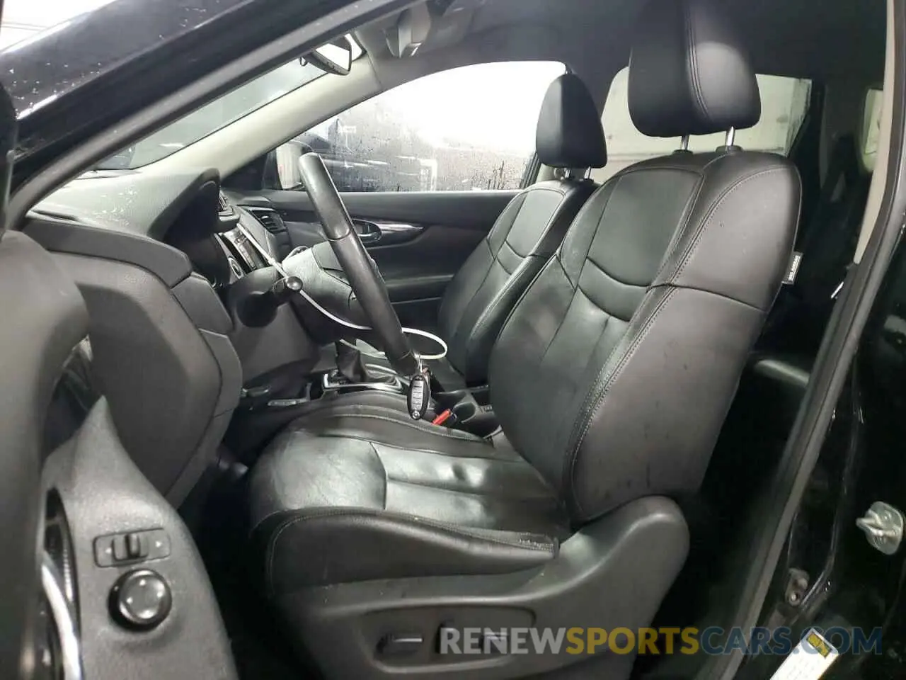7 Photograph of a damaged car 5N1AT2MV6LC771266 NISSAN ROGUE 2020