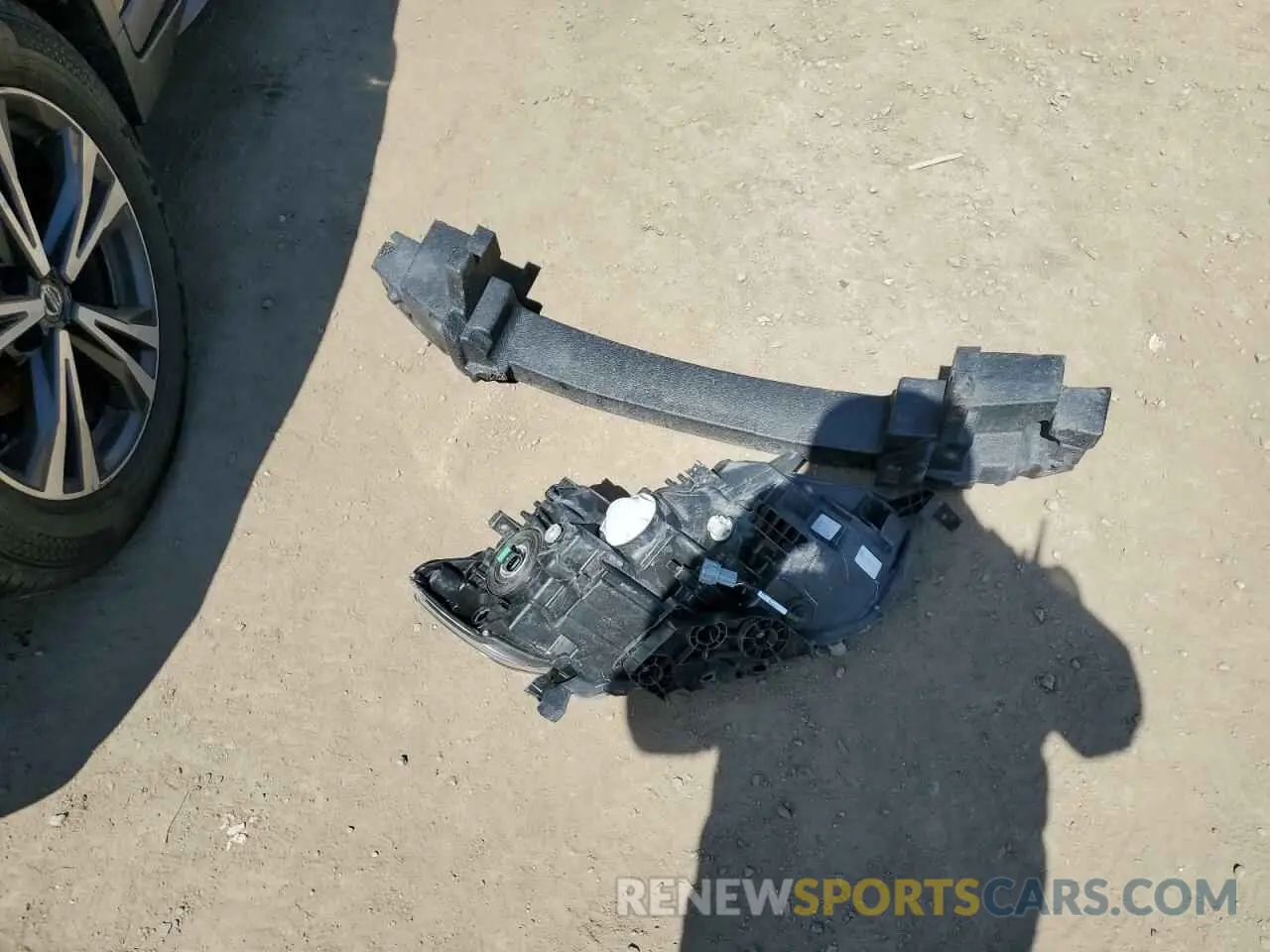13 Photograph of a damaged car 5N1AT2MV7LC735442 NISSAN ROGUE 2020