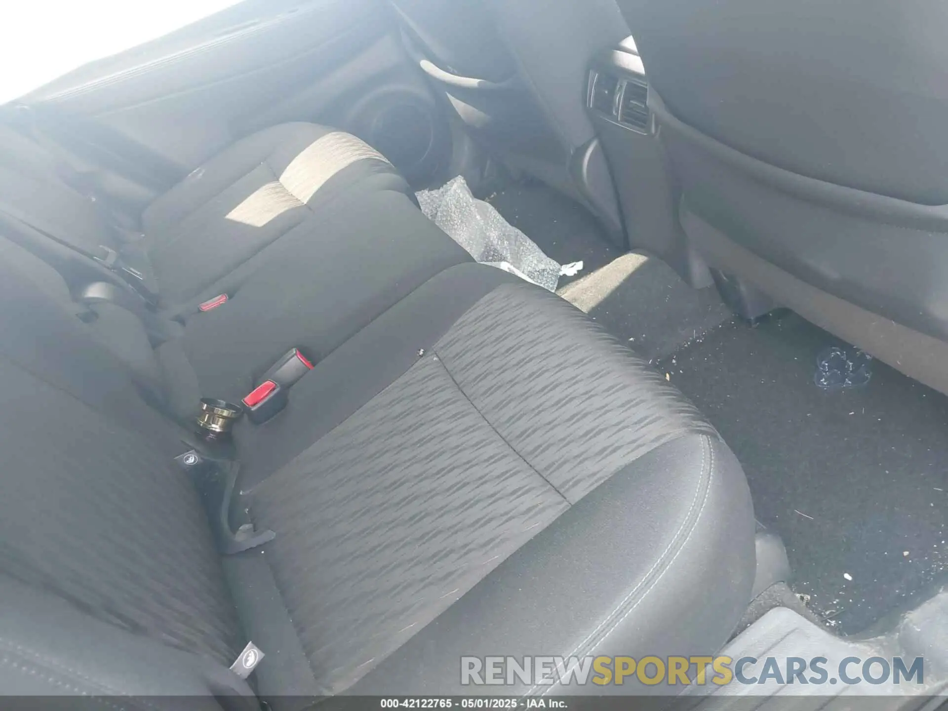 8 Photograph of a damaged car 5N1AT2MV7LC751155 NISSAN ROGUE 2020