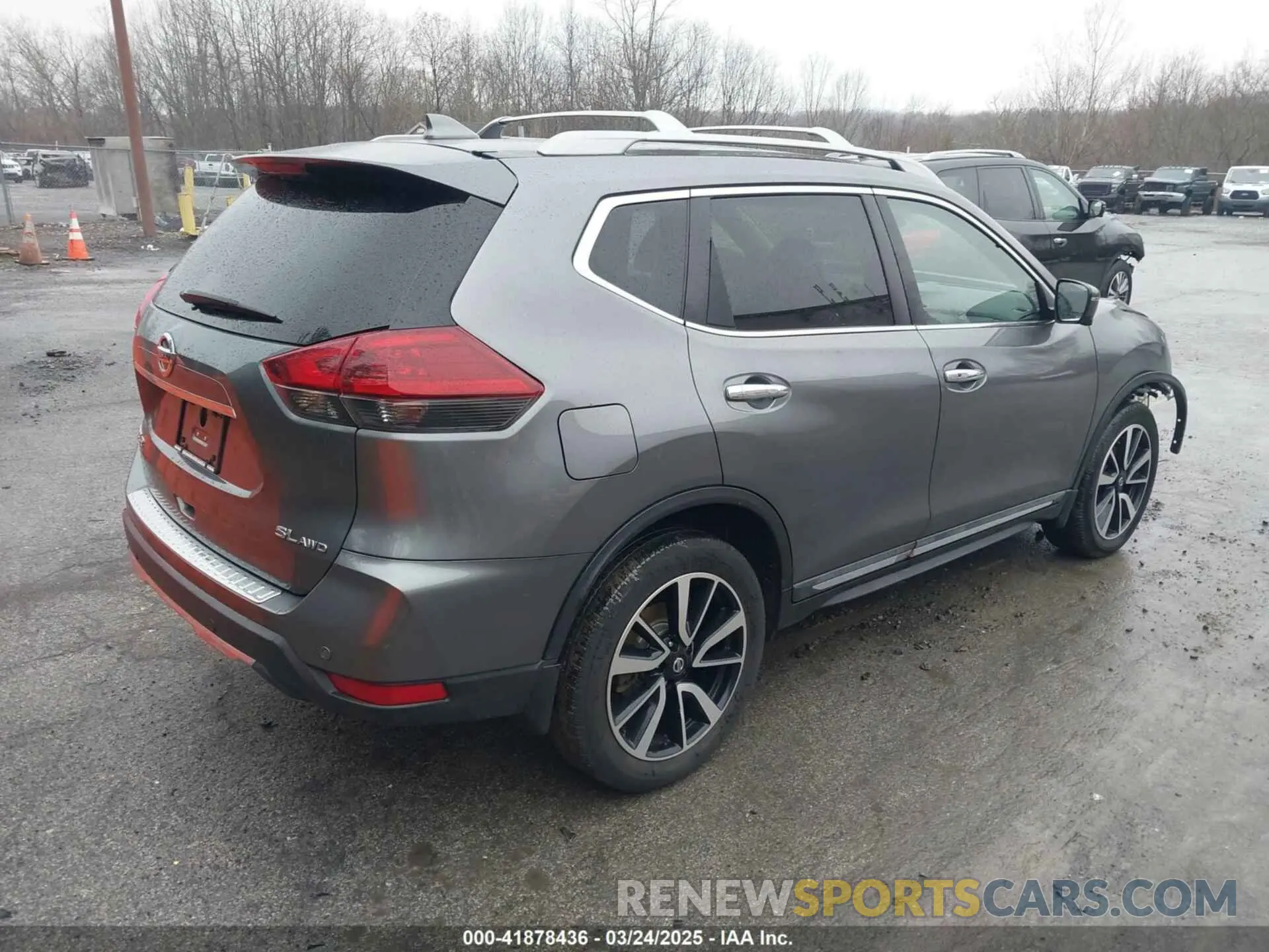 4 Photograph of a damaged car 5N1AT2MV7LC763421 NISSAN ROGUE 2020
