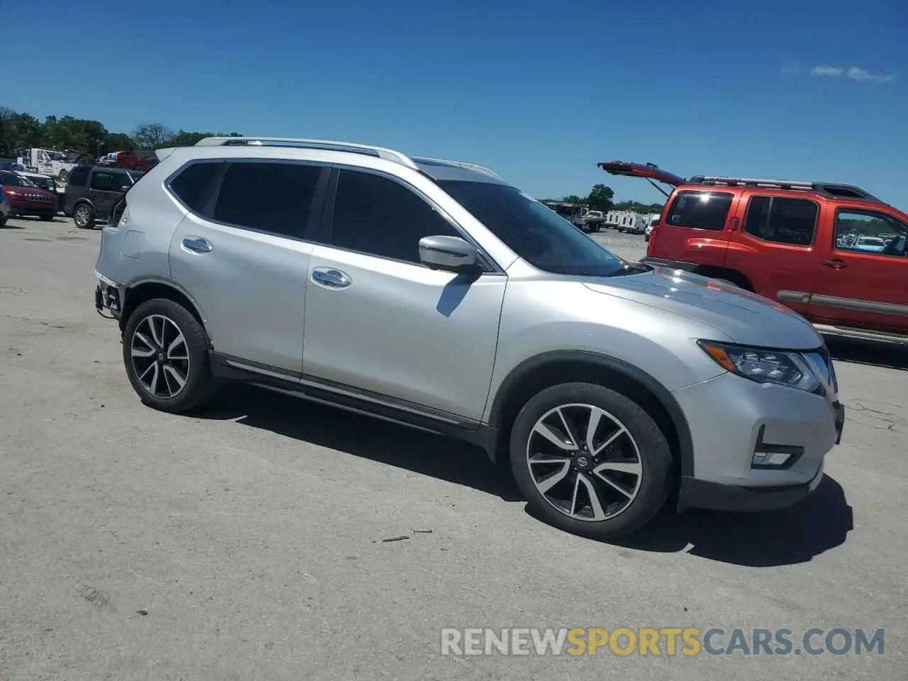 4 Photograph of a damaged car 5N1AT2MV8LC706841 NISSAN ROGUE 2020