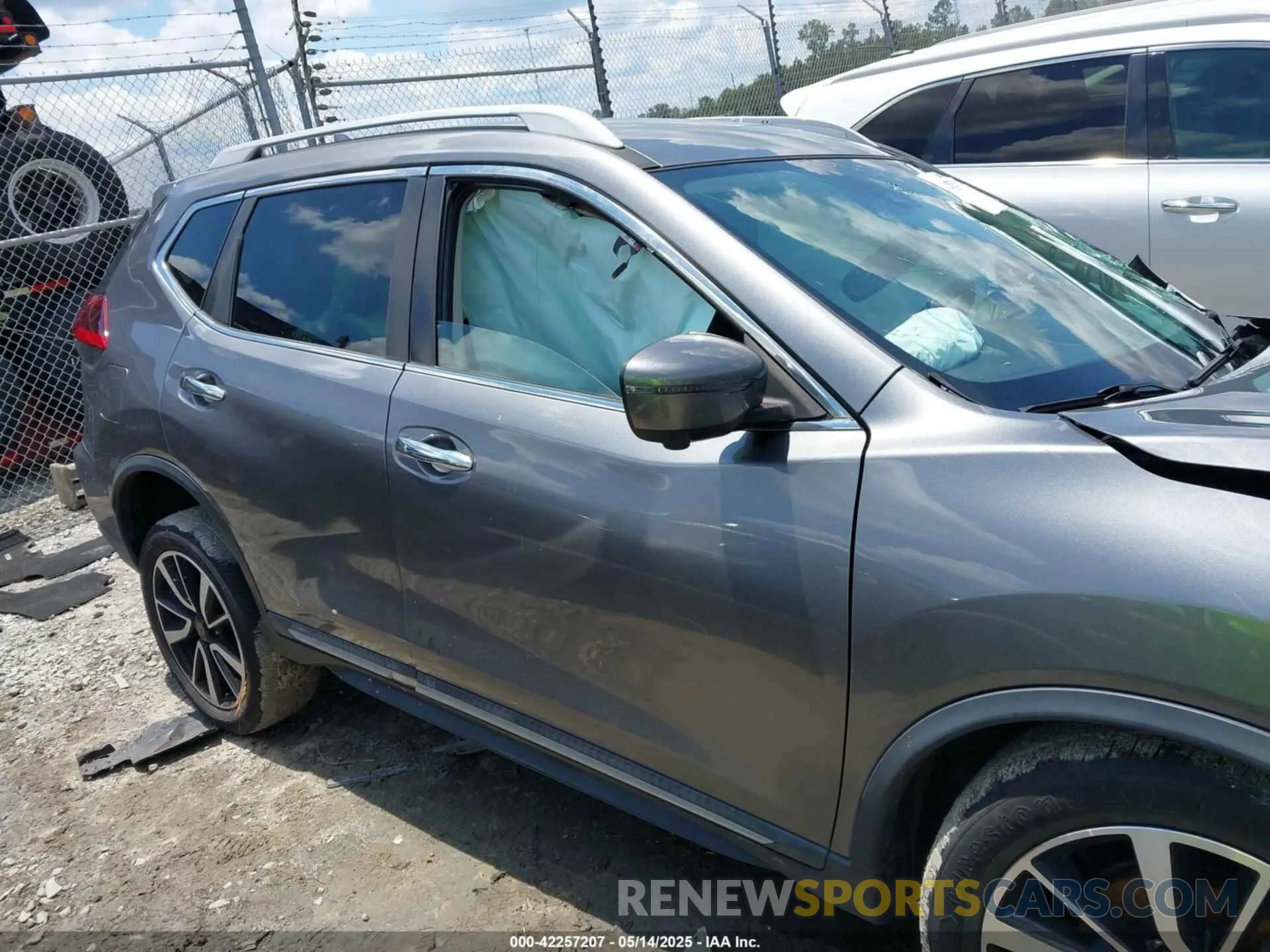 12 Photograph of a damaged car 5N1AT2MV8LC743999 NISSAN ROGUE 2020