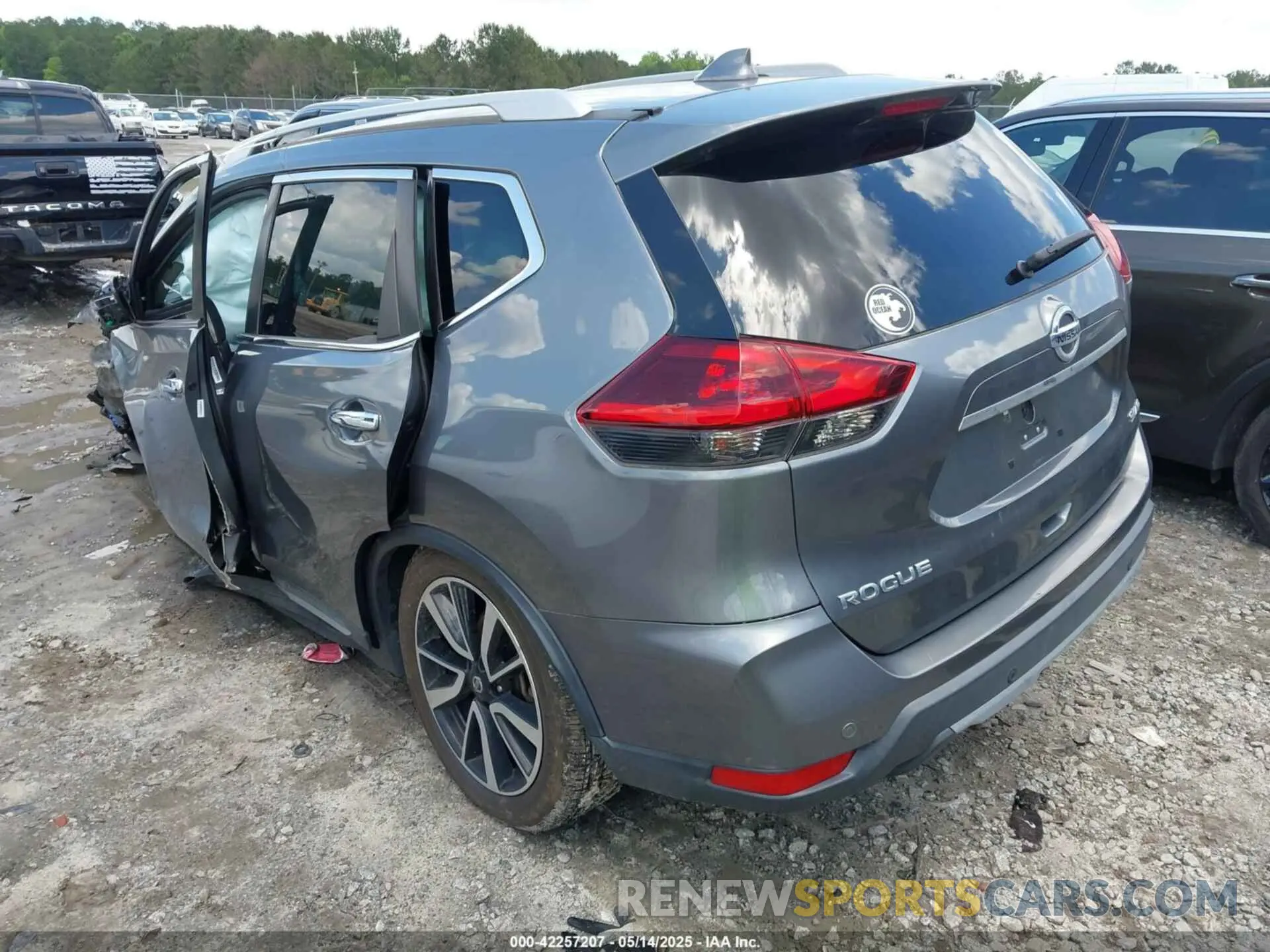 3 Photograph of a damaged car 5N1AT2MV8LC743999 NISSAN ROGUE 2020