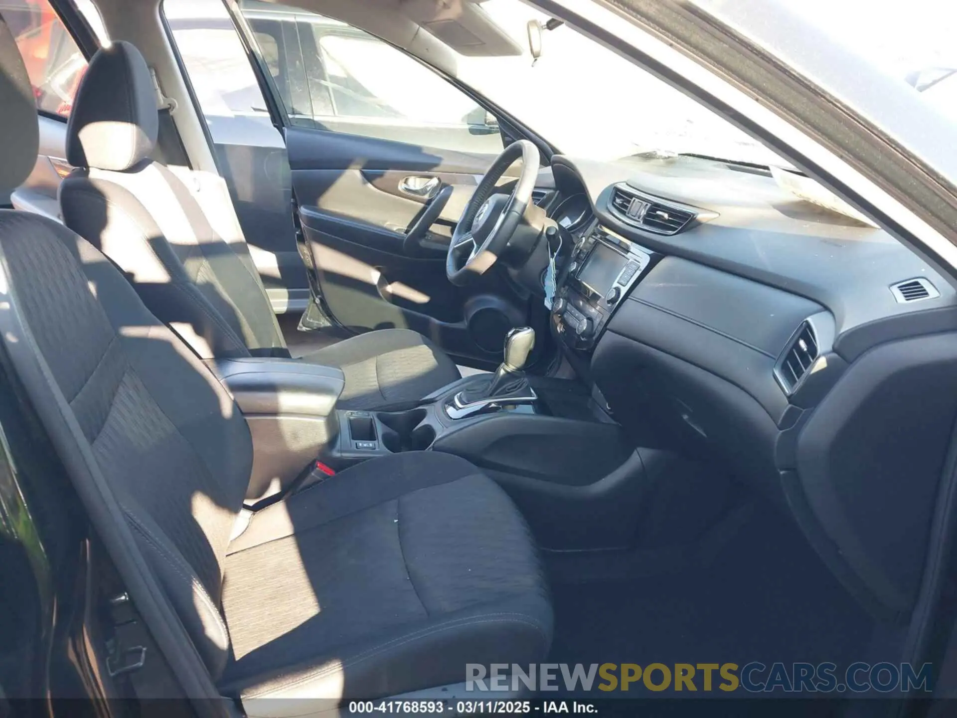 5 Photograph of a damaged car 5N1AT2MV9LC734888 NISSAN ROGUE 2020