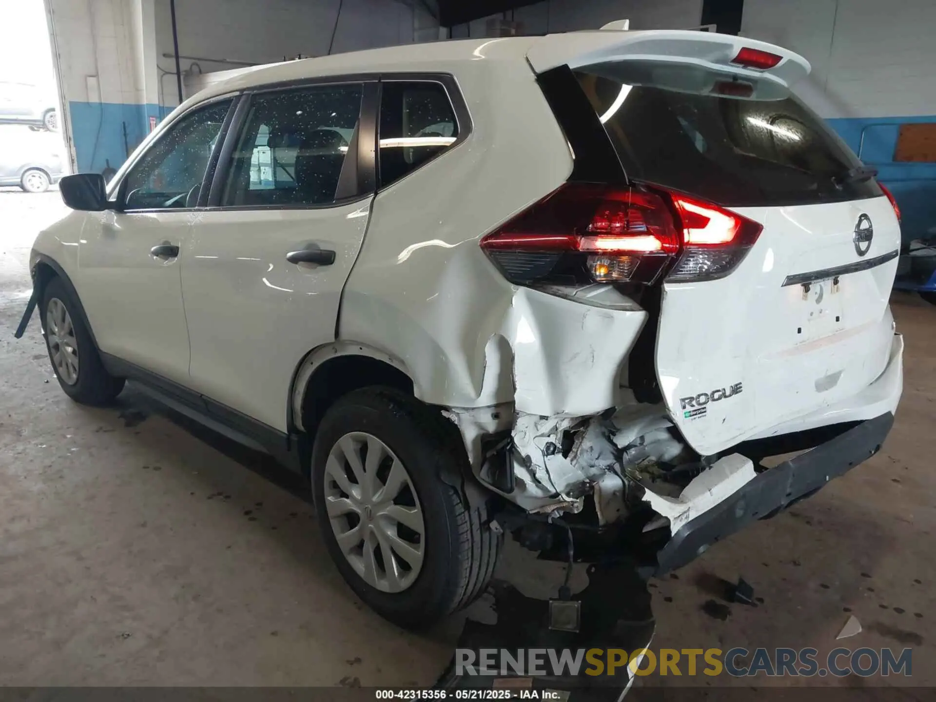 3 Photograph of a damaged car 5N1AT2MV9LC785811 NISSAN ROGUE 2020
