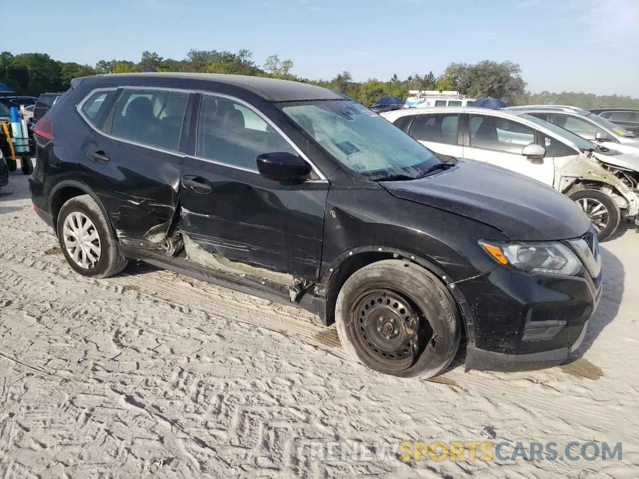 4 Photograph of a damaged car 5N1AT2MVXLC781105 NISSAN ROGUE 2020