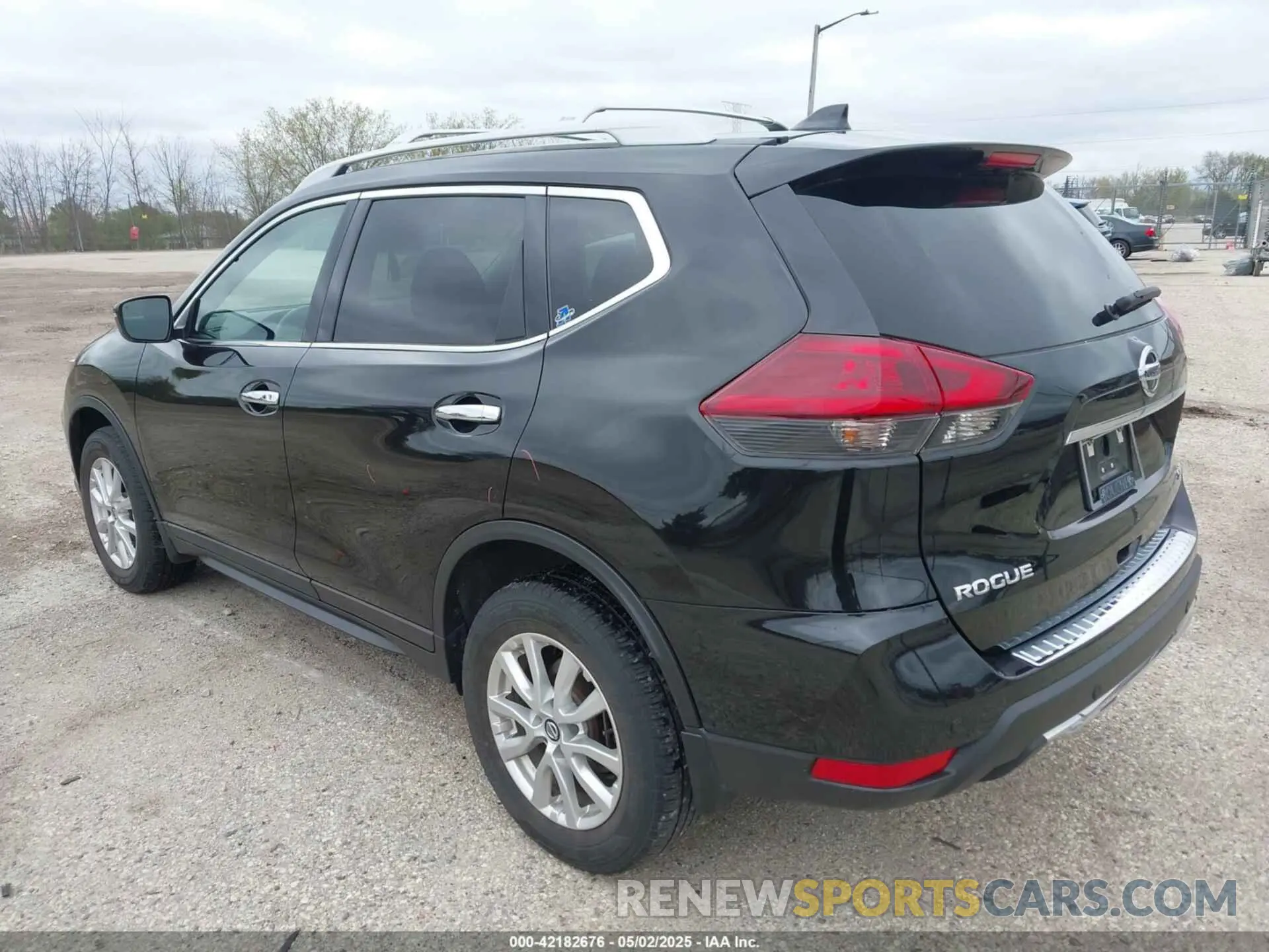 3 Photograph of a damaged car 5N1AT2MVXLC816063 NISSAN ROGUE 2020