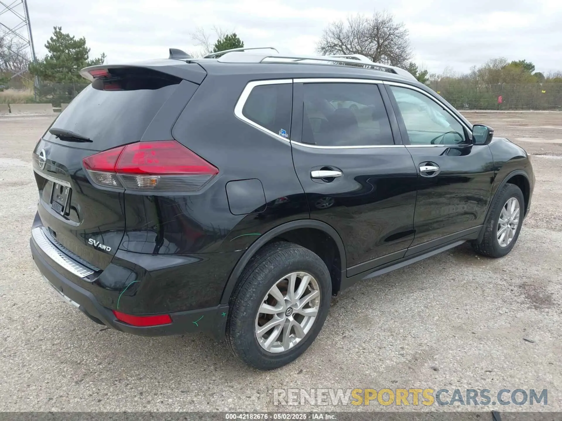4 Photograph of a damaged car 5N1AT2MVXLC816063 NISSAN ROGUE 2020