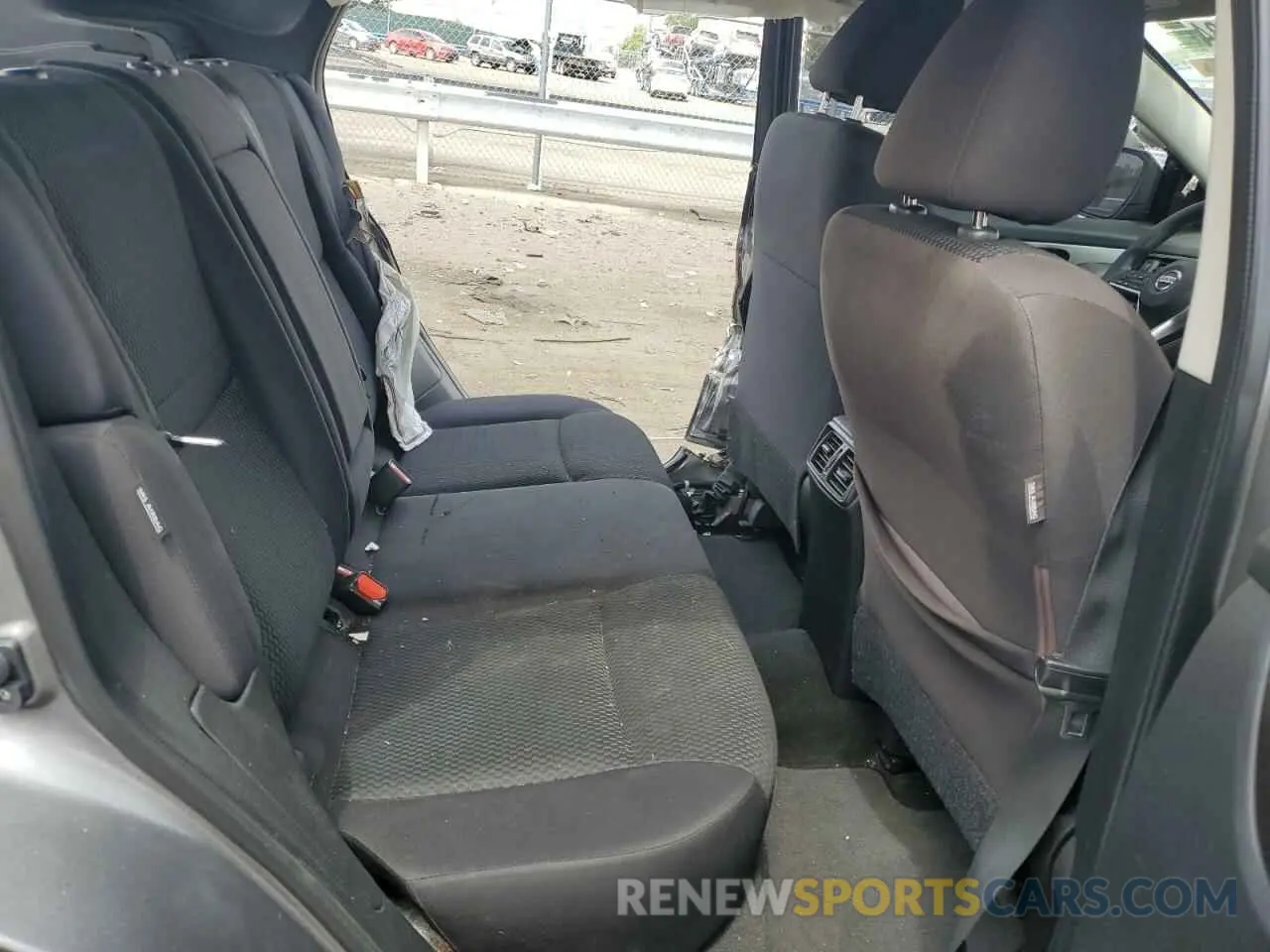 11 Photograph of a damaged car JN1BJ1CV1LW267140 NISSAN ROGUE 2020