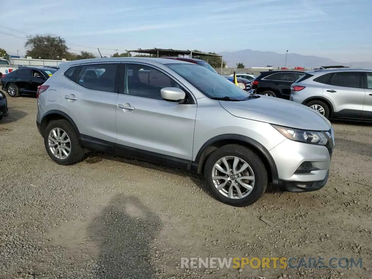 4 Photograph of a damaged car JN1BJ1CV2LW258723 NISSAN ROGUE 2020