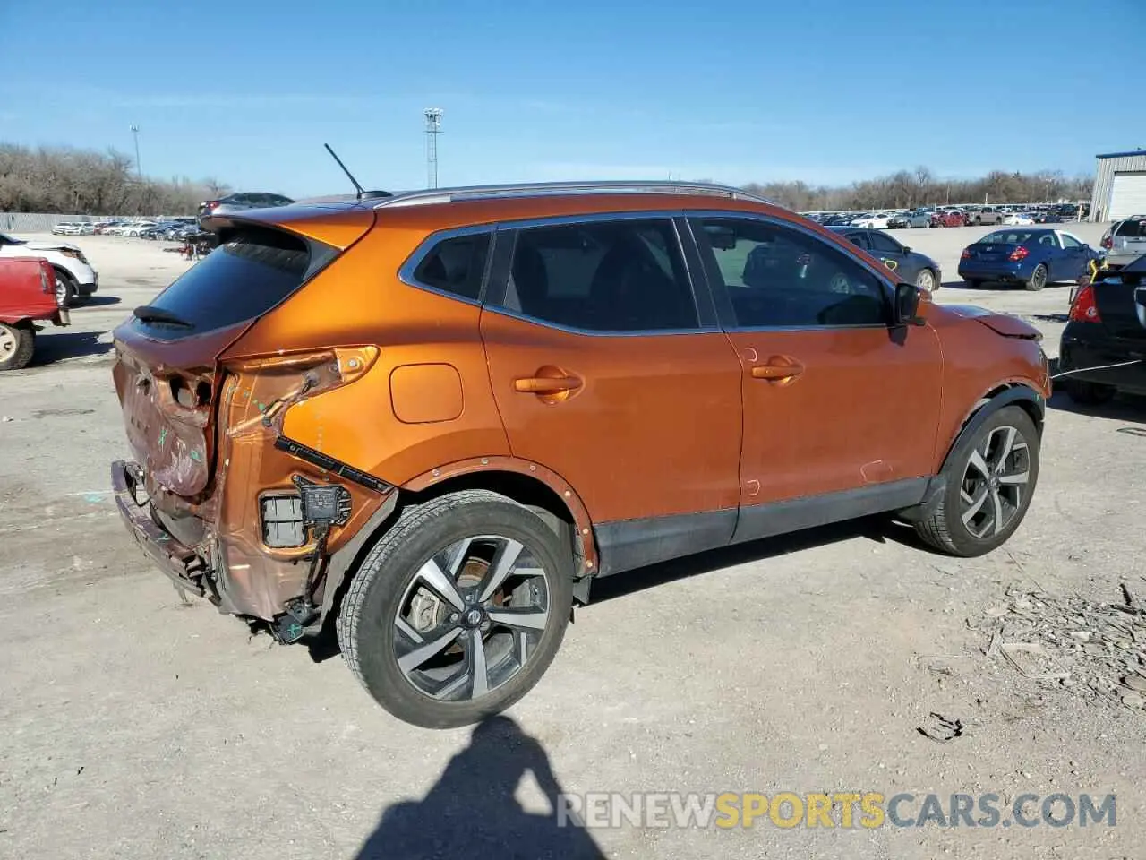 3 Photograph of a damaged car JN1BJ1CV4LW254849 NISSAN ROGUE 2020