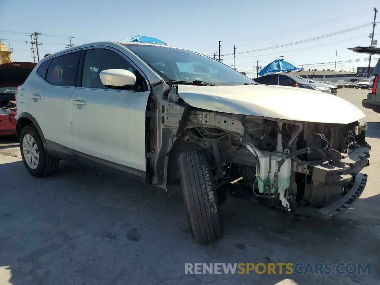 4 Photograph of a damaged car JN1BJ1CV4LW260957 NISSAN ROGUE 2020