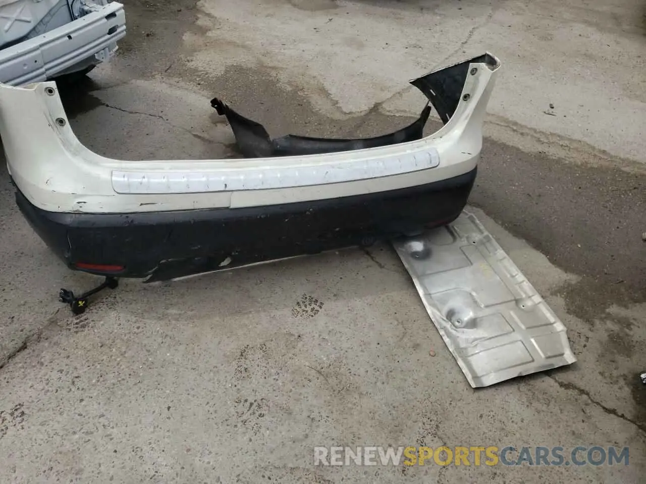13 Photograph of a damaged car JN1BJ1CV4LW543293 NISSAN ROGUE 2020