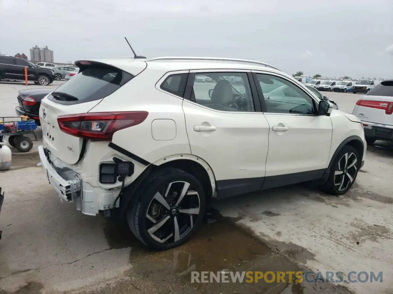 3 Photograph of a damaged car JN1BJ1CV4LW543293 NISSAN ROGUE 2020